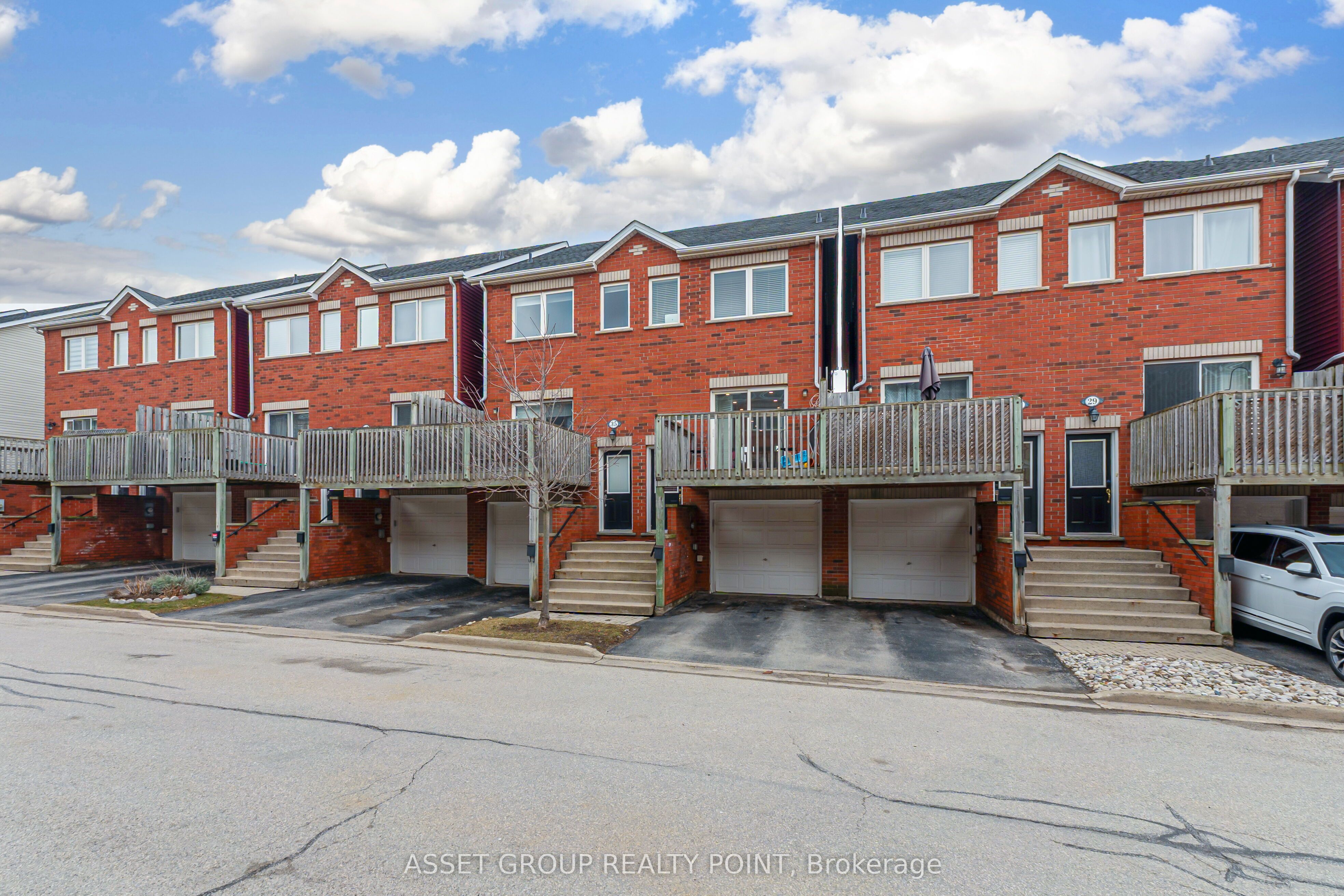 1751 Lampman Avenue 33, Burlington, ON L7L 6W3