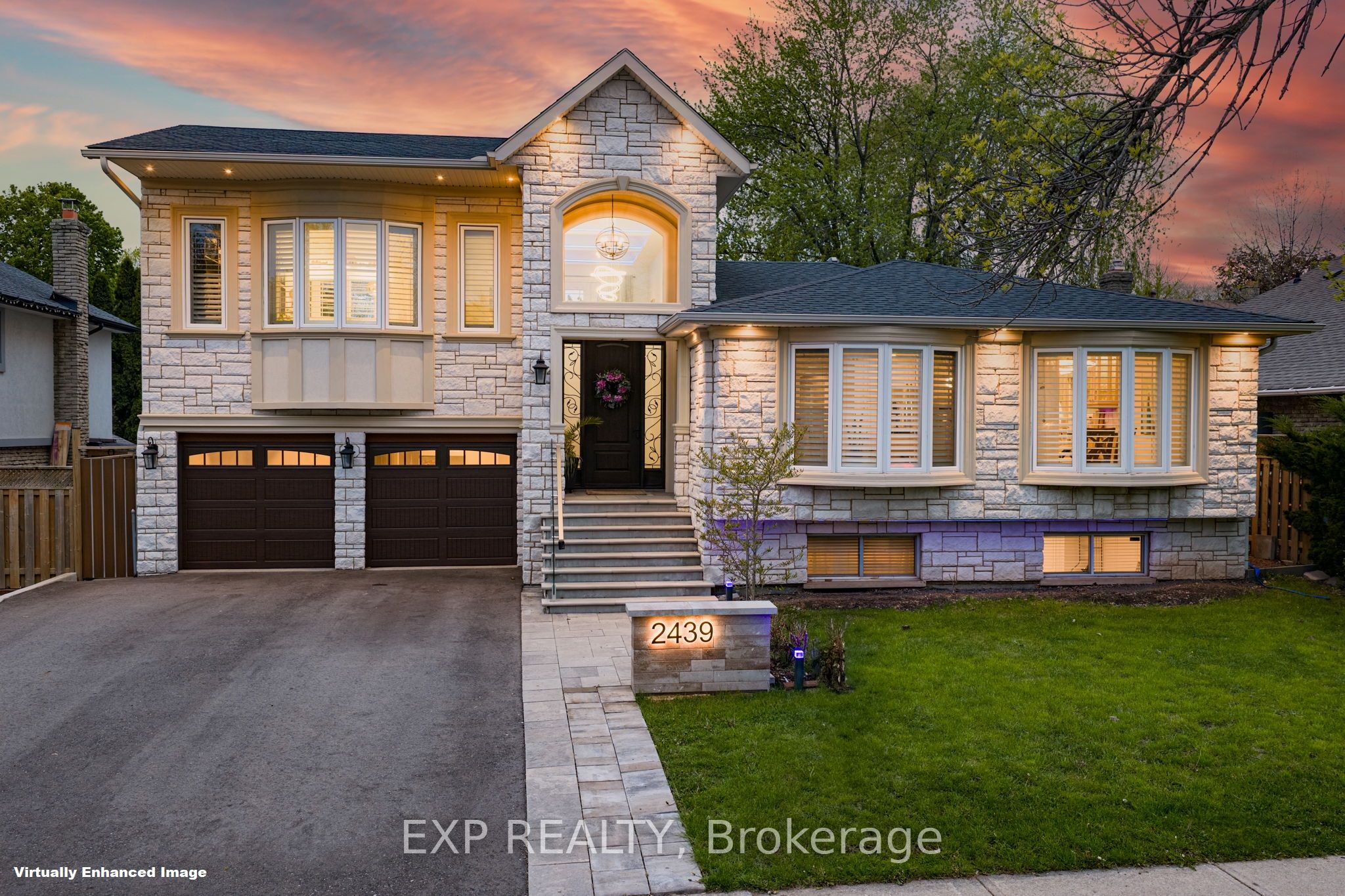 2439 Bridge Road, Oakville, ON L6L 2G9