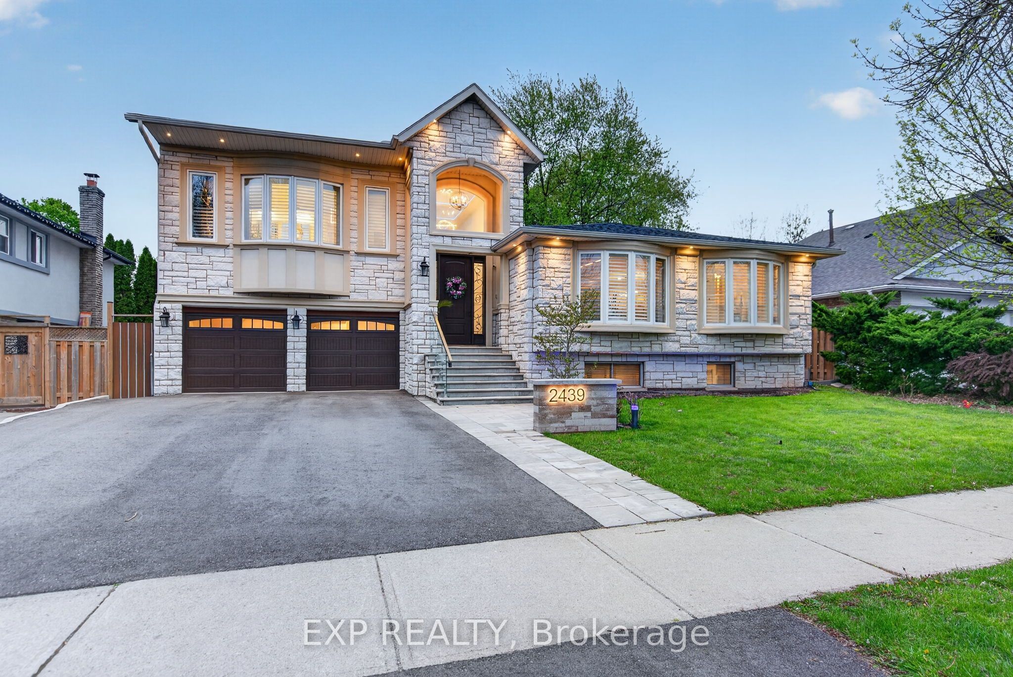 2439 Bridge Road, Oakville, ON L6L 2G9 photo 3