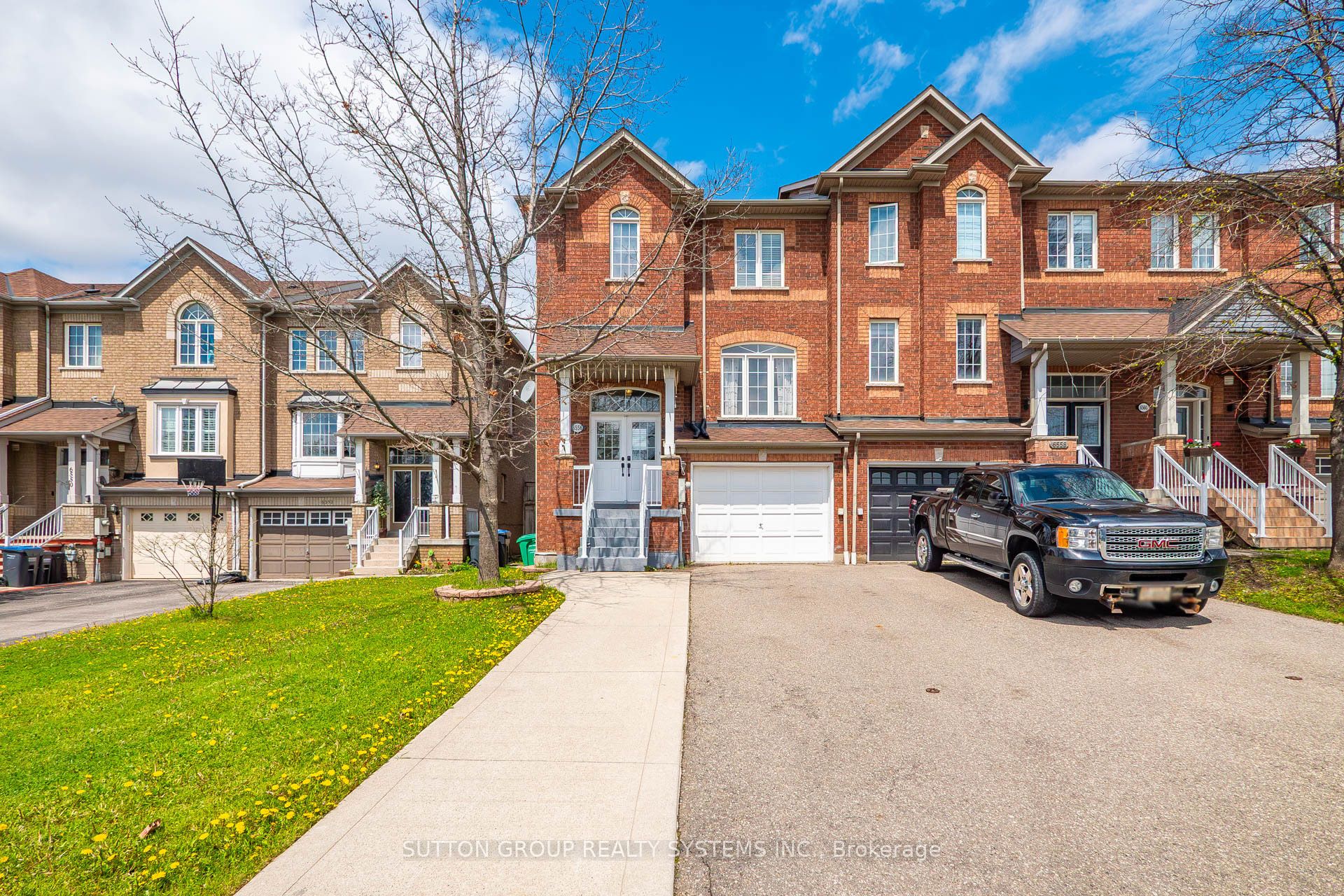 6556 Opera Glass Crescent S, Mississauga, ON L5W 1S1 photo 2