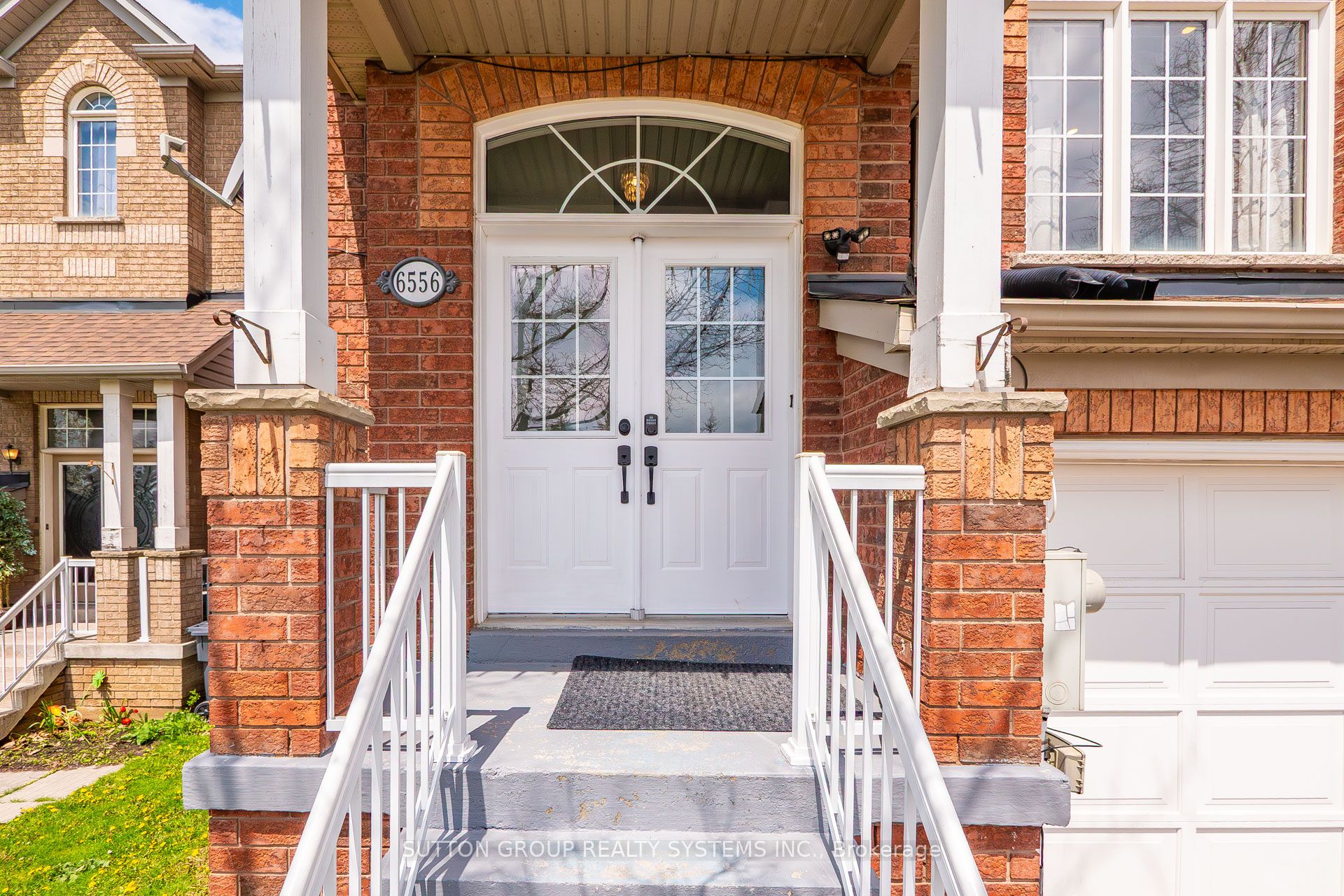 6556 Opera Glass Crescent S, Mississauga, ON L5W 1S1 photo 3