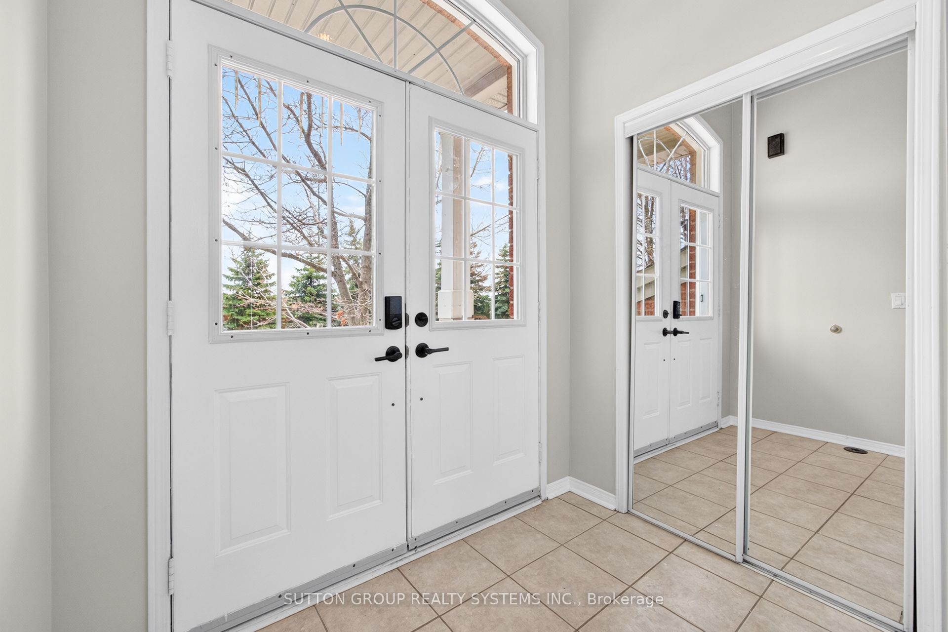 6556 Opera Glass Crescent S, Mississauga, ON L5W 1S1 photo 4