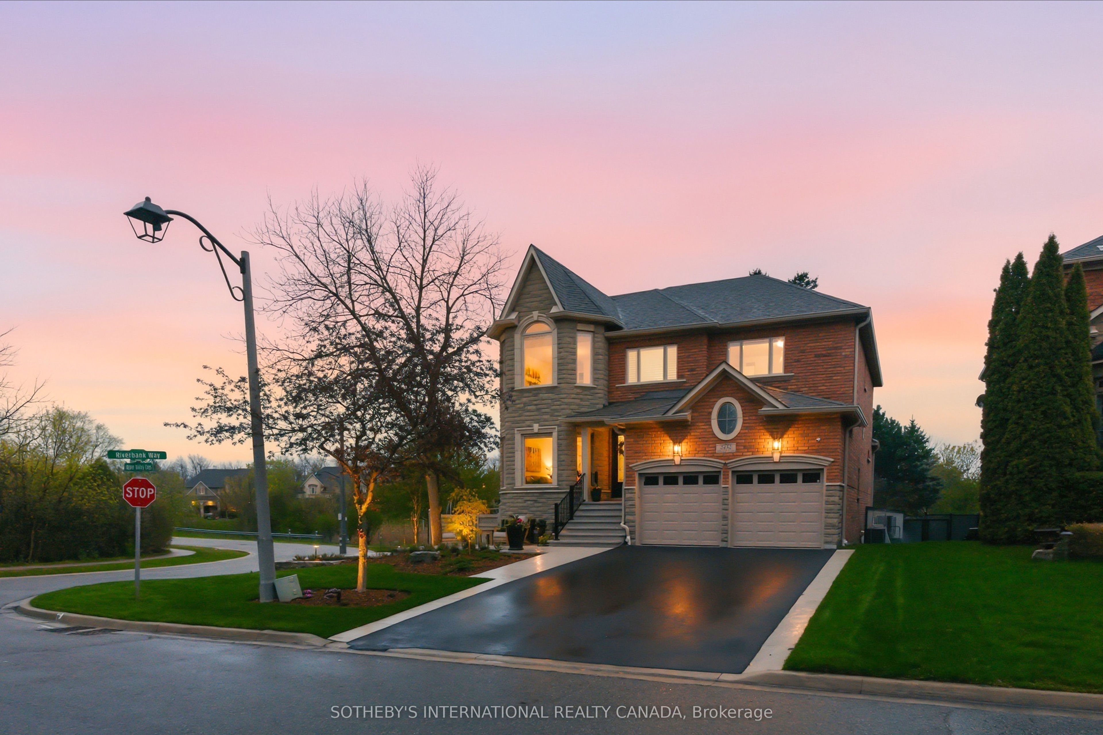 2432 Upper Valley Crescent, Oakville, ON L6H 7P2 photo 3