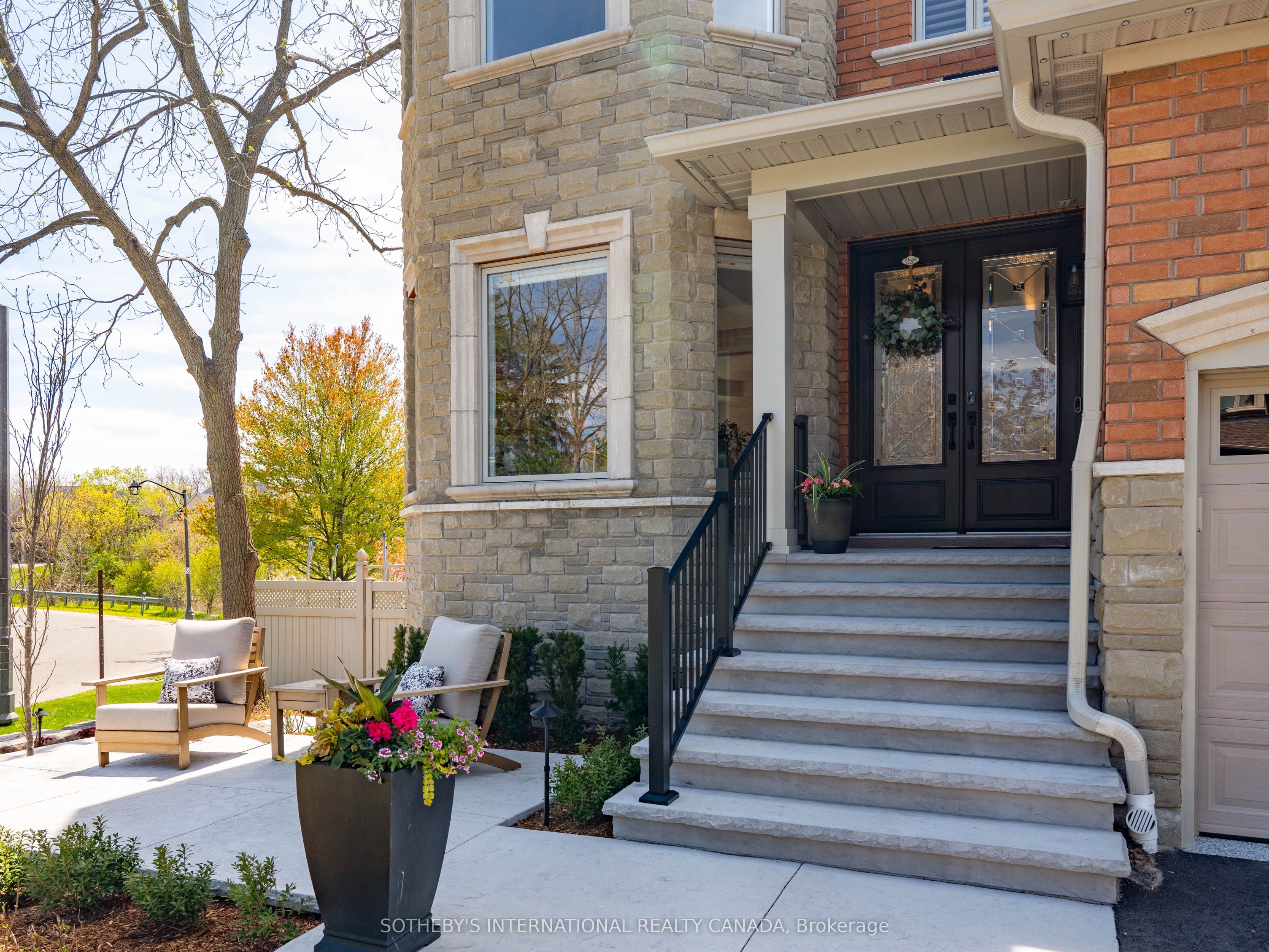 2432 Upper Valley Crescent, Oakville, ON L6H 7P2 photo 4