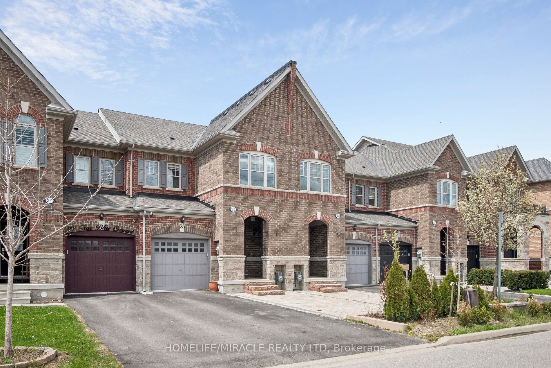 25 True Blue Crescent, Caledon, ON L7E 4K6 photo 2