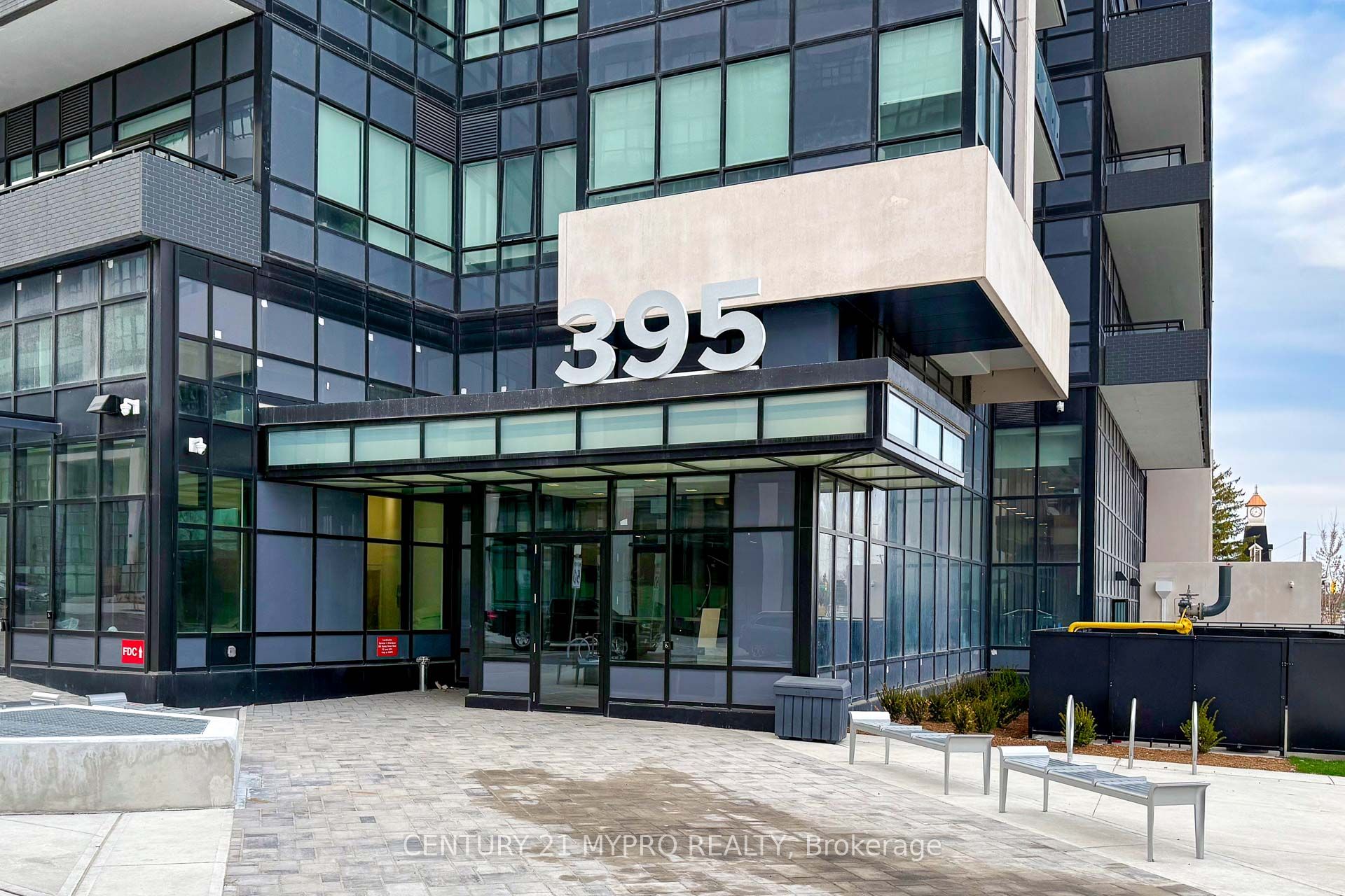 395 Dundas Street W 115, Oakville, ON L6M 5R8