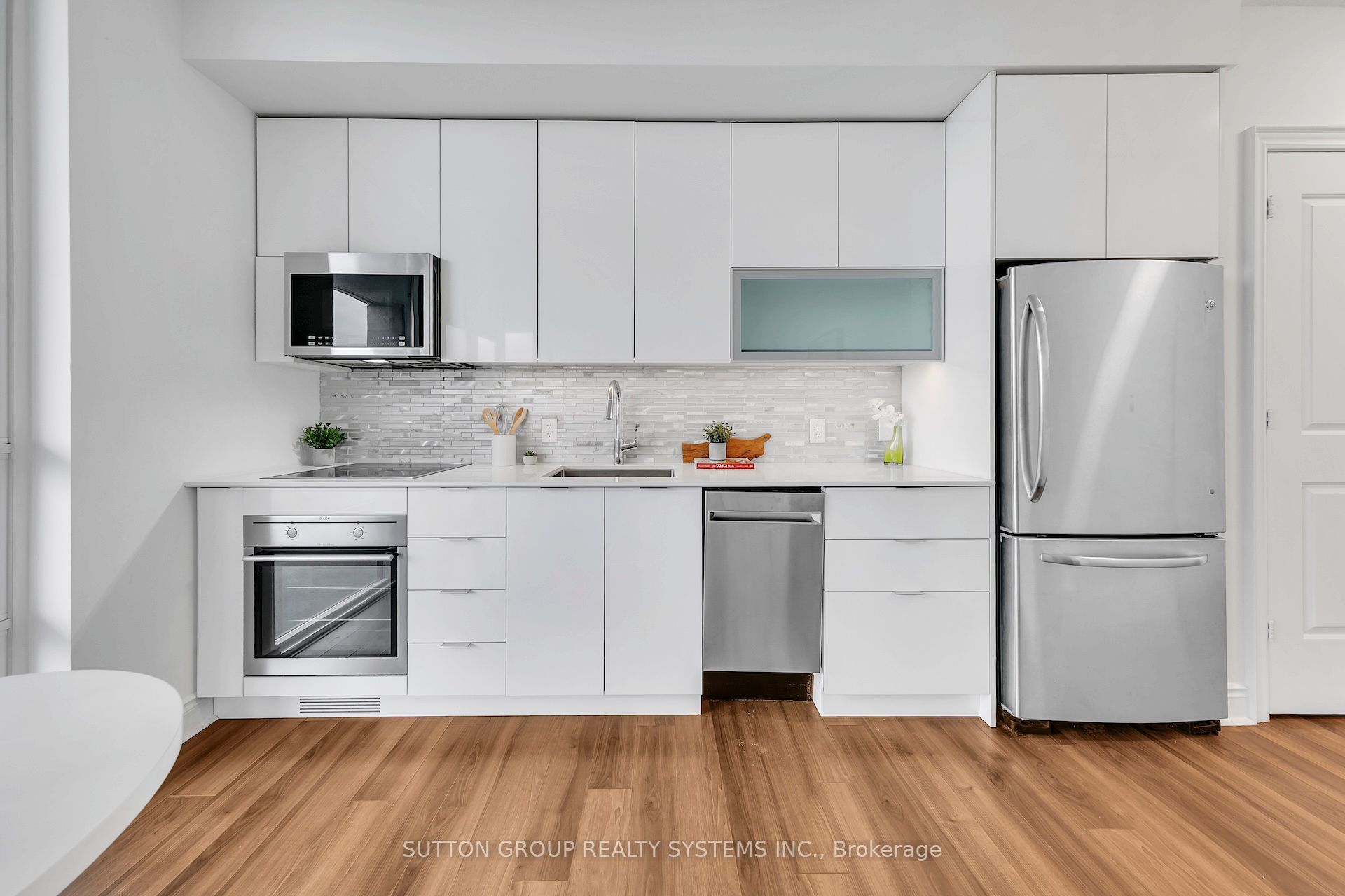 16 Brookers Lane 1205, Toronto, ON M8V 0A5