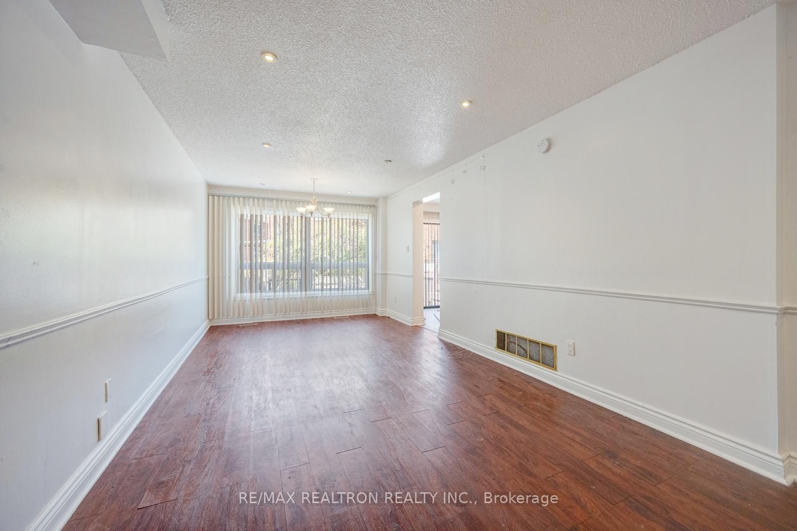 6 Albemarle Court, Brampton, ON L6Z 1R4 photo 4