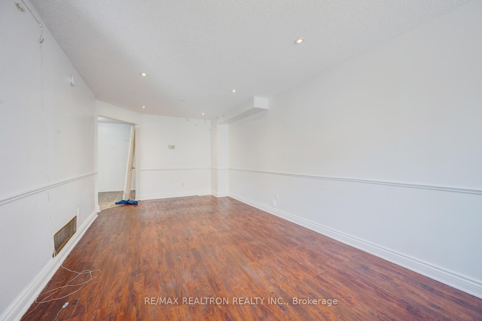 6 Albemarle Court, Brampton, ON L6Z 1R4 photo 5