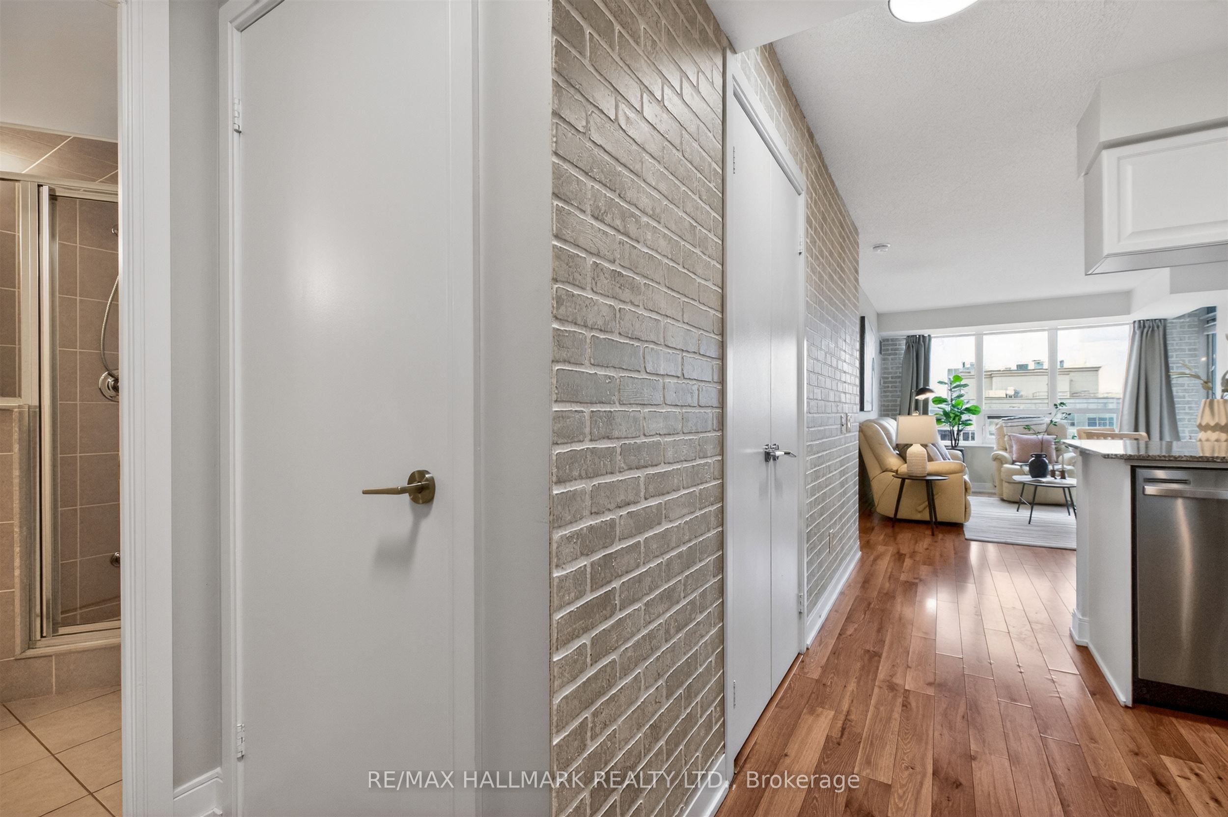 25 Viking Lane 2447, Toronto, ON M9B 0A1 photo 4