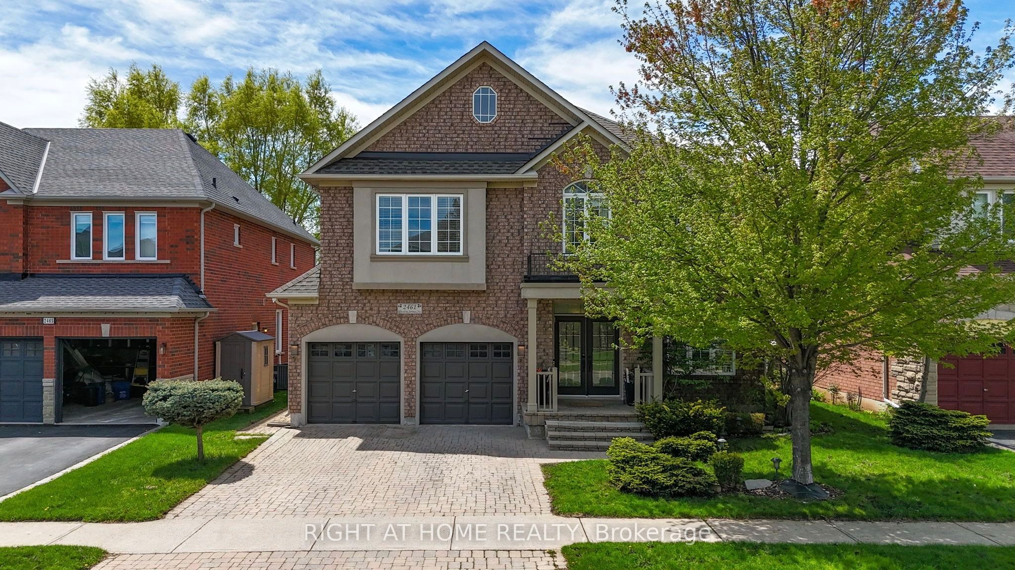 2461 Whistling Springs Crescent, Oakville, ON L6M 5G4 photo 3