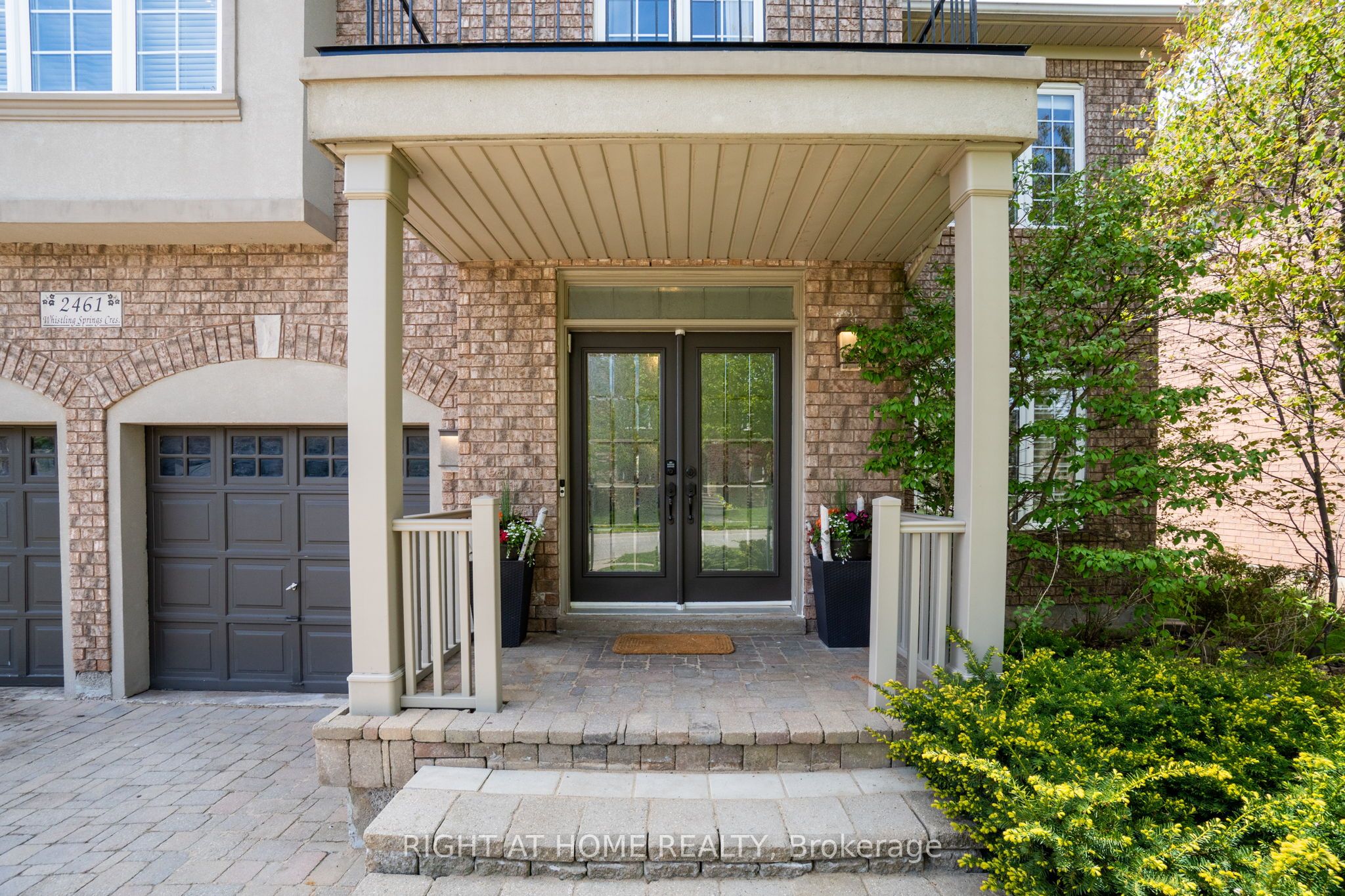 2461 Whistling Springs Crescent, Oakville, ON L6M 5G4 photo 4