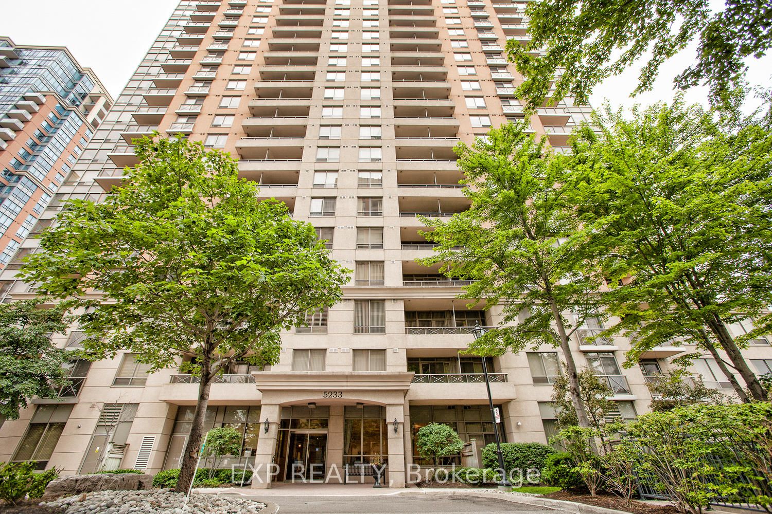 5233 Dundas Street W #1428, Toronto, ON M9B 6M1 photo 2