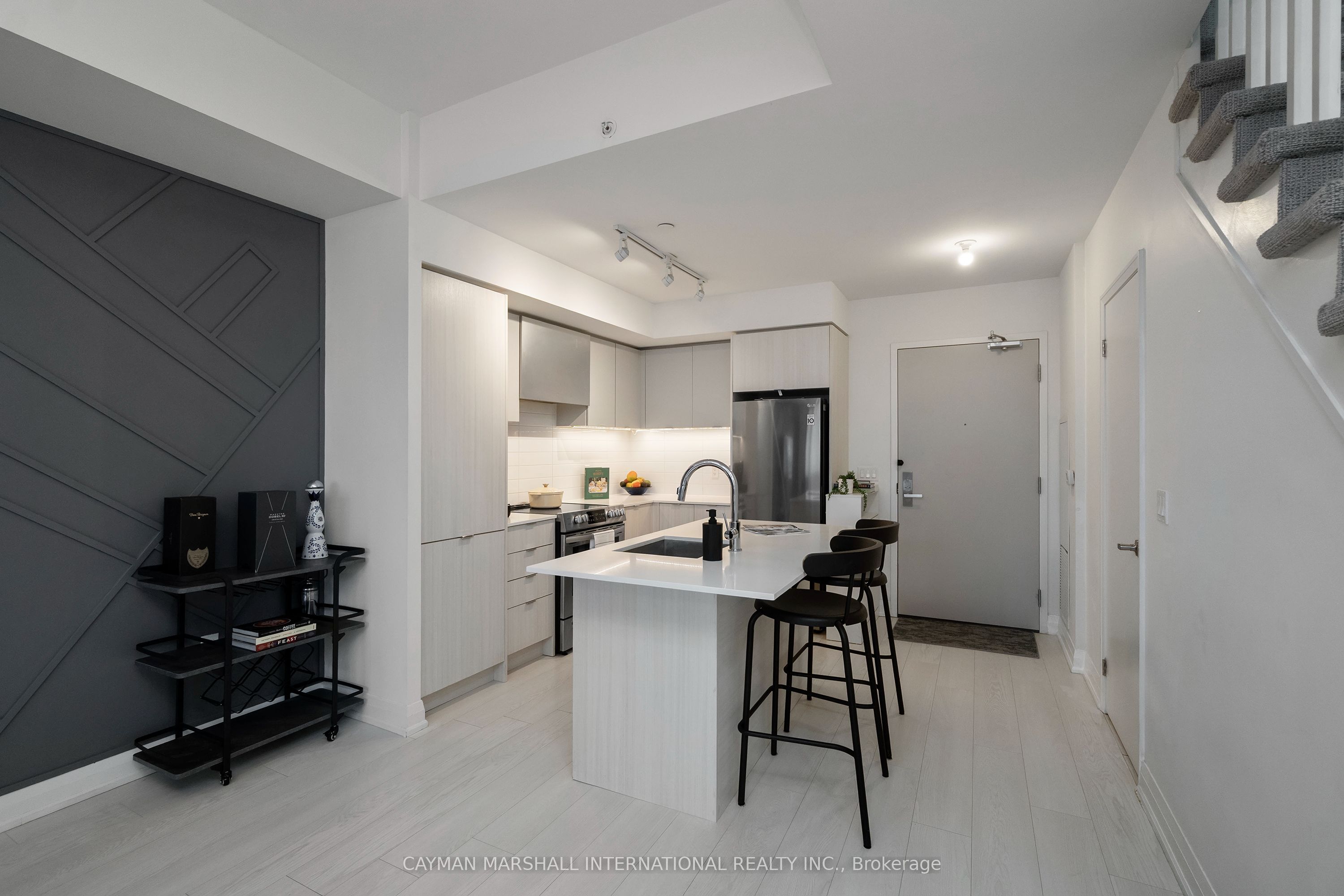 30 Gibbs Road 108, Toronto, ON M9B 0E4 photo 4