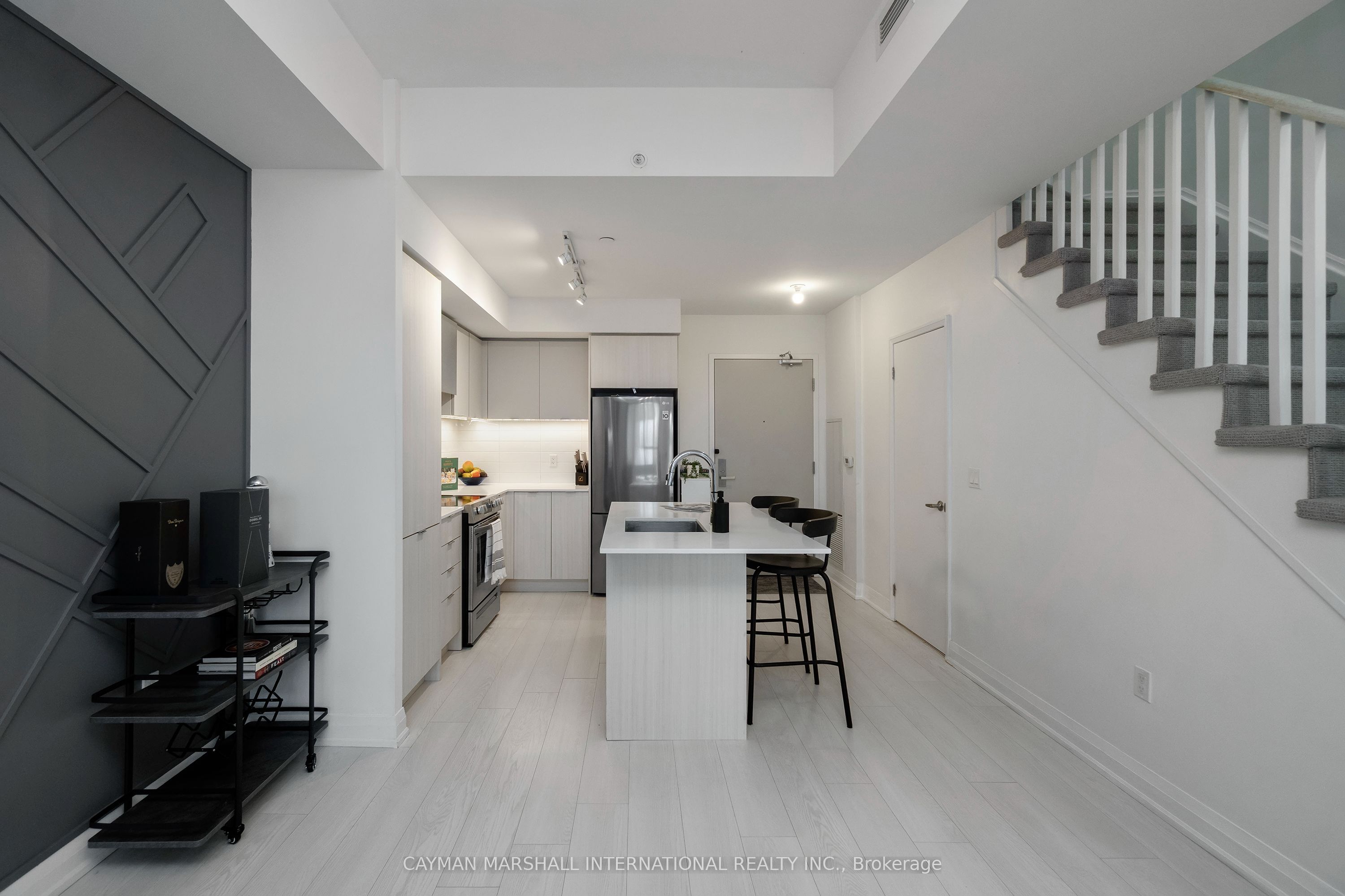 30 Gibbs Road 108, Toronto, ON M9B 0E4 photo 5