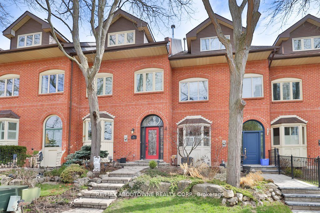 45 Tradewind Drive, Oakville, ON L6L 6K9
