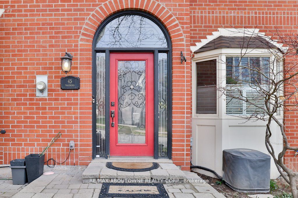 45 Tradewind Drive, Oakville, ON L6L 6K9 photo 2