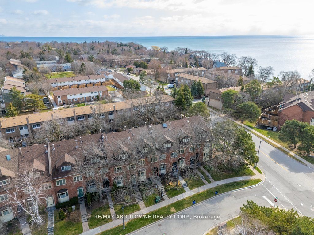 45 Tradewind Drive, Oakville, ON L6L 6K9 photo 3