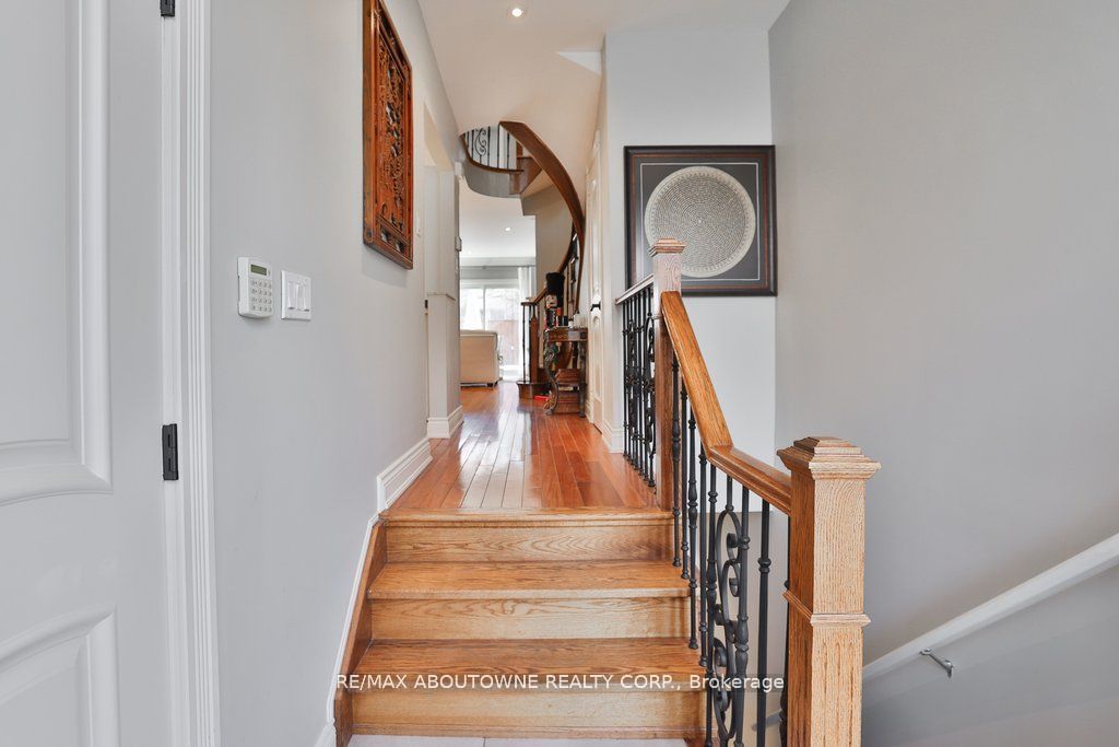 45 Tradewind Drive, Oakville, ON L6L 6K9 photo 5