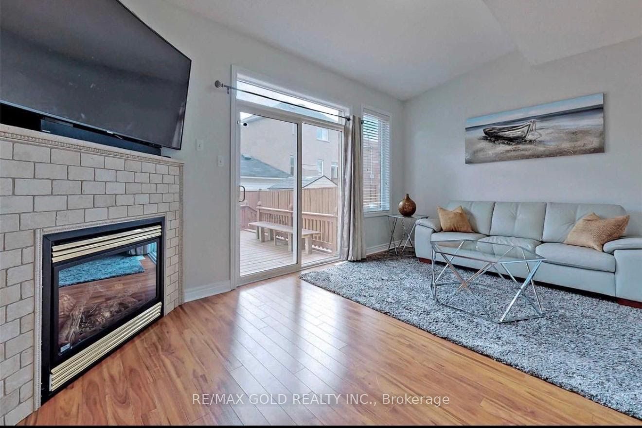 60 Swales Crescent, Brampton, ON L6R 0H7 photo 2