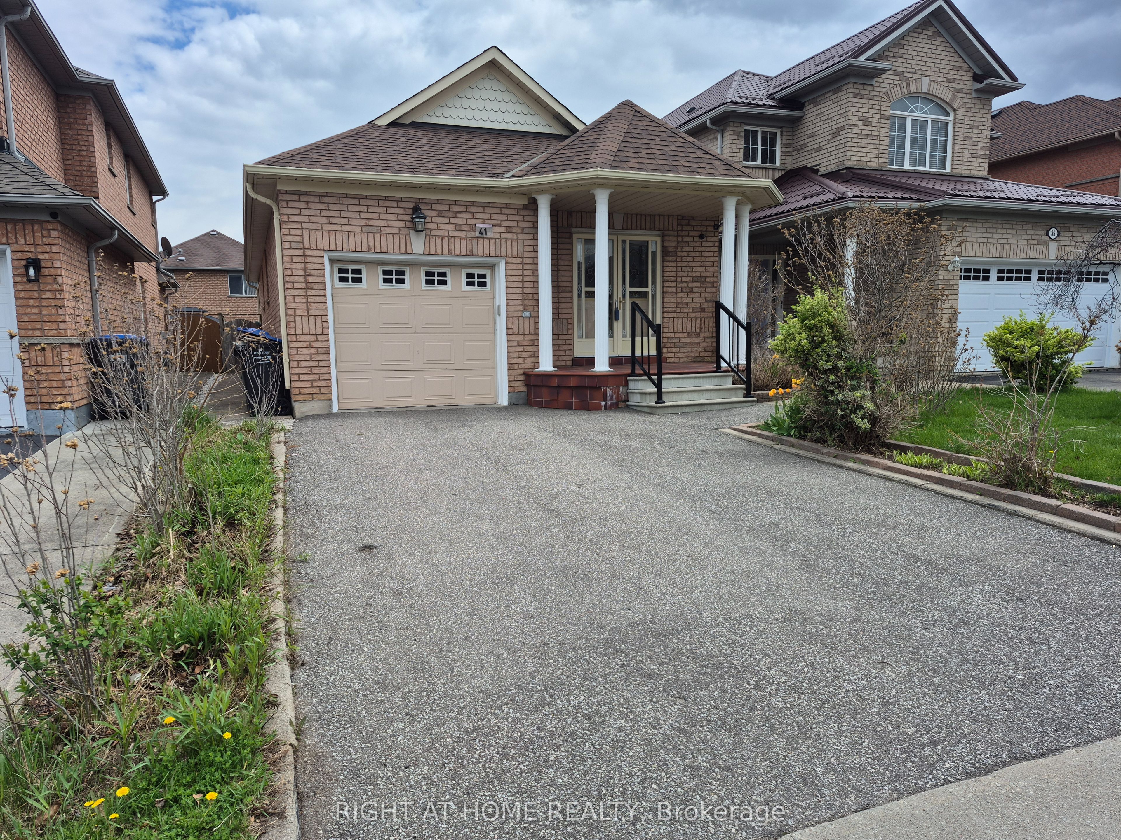 41 Olympia Crescent, Brampton, ON L6X 4W2 photo 2