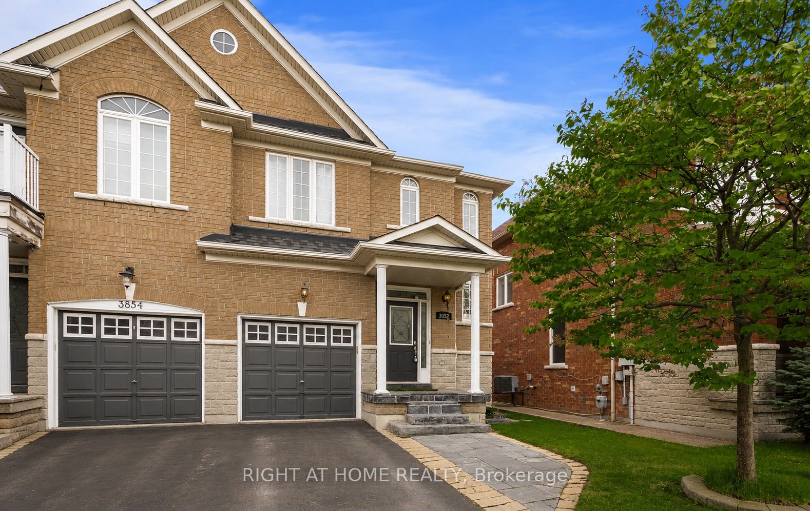 3852 Bloomington Crescent, Mississauga, ON L5M 0A3 photo 2