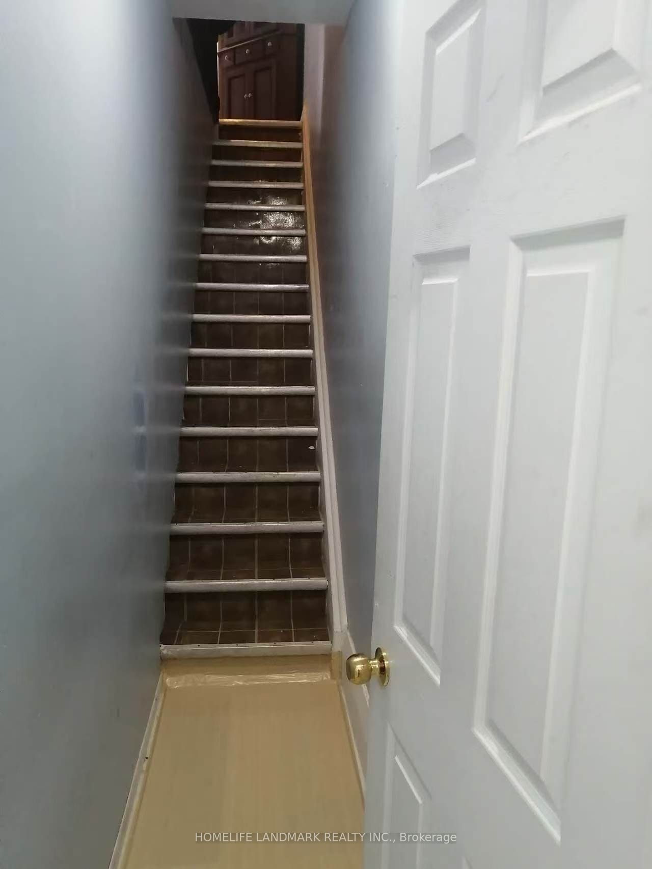 19 Armstrong Avenue 2nd Fl, Toronto, ON M6H 1V9 photo 5
