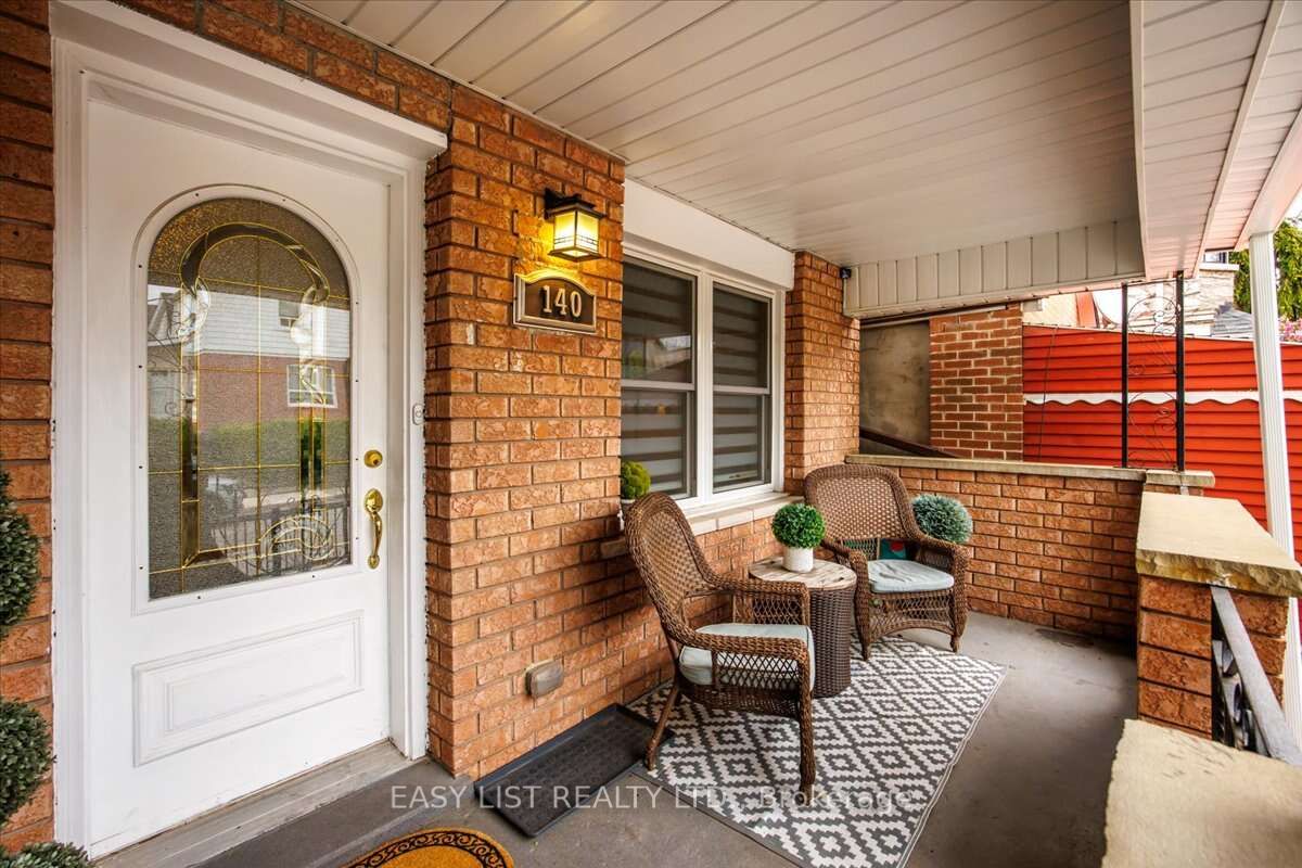 140 Ascot Avenue, Toronto, ON M6E 1G4 photo 2