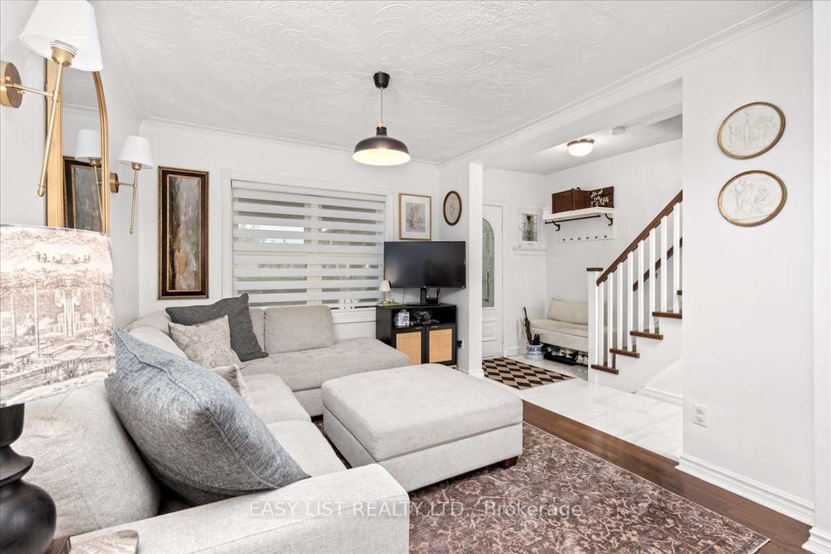 140 Ascot Avenue, Toronto, ON M6E 1G4 photo 3