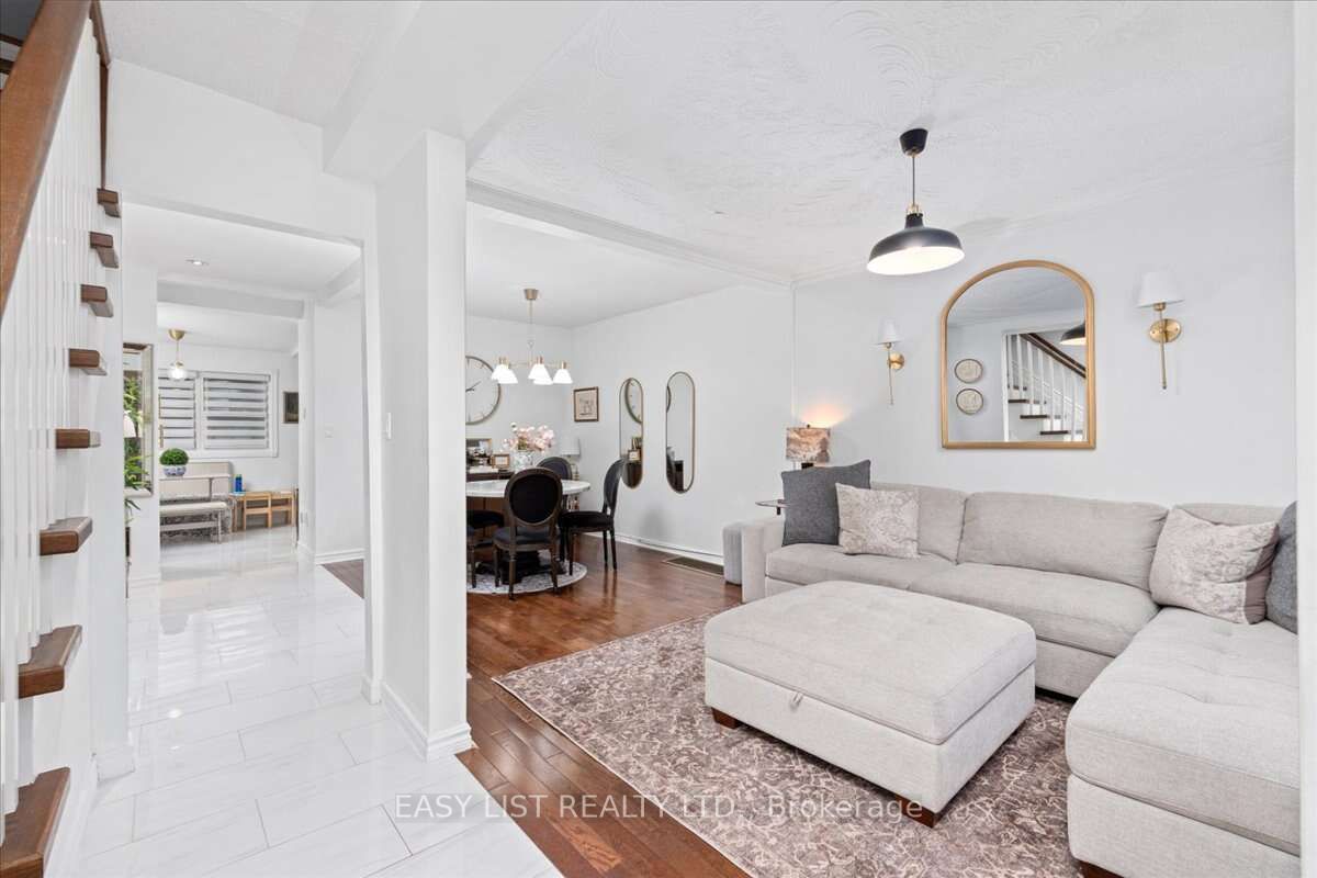 140 Ascot Avenue, Toronto, ON M6E 1G4 photo 4