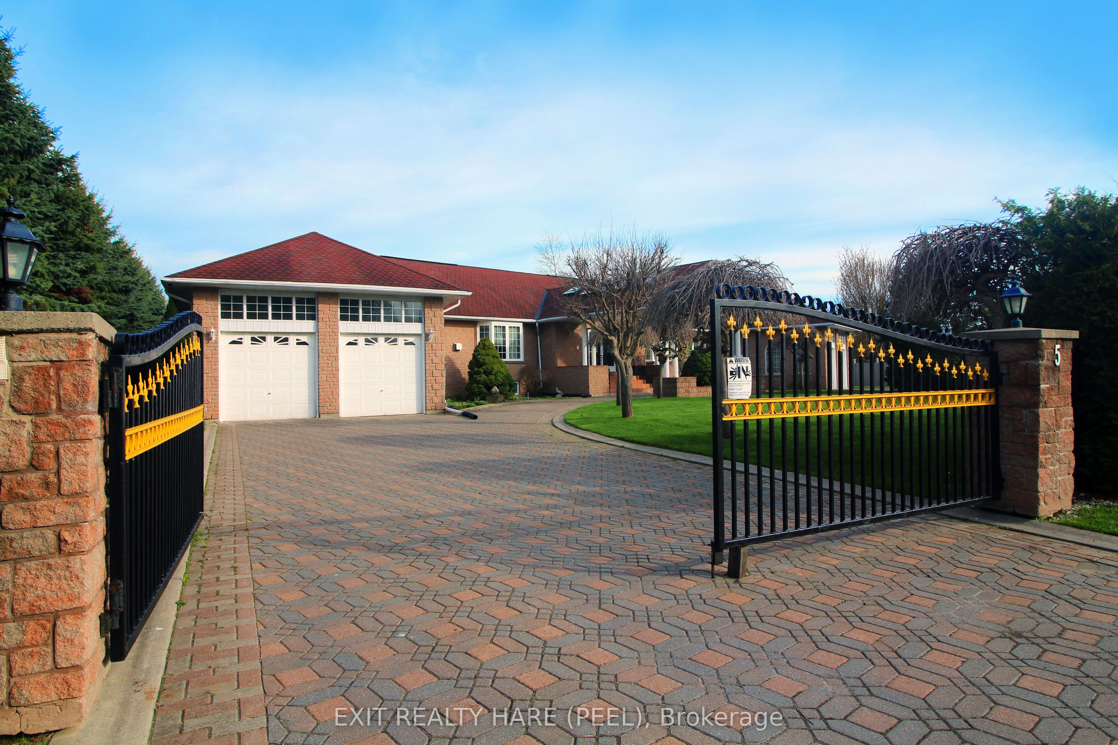 5 Glenbrook Boulevard, Brampton, ON L6P 0N6