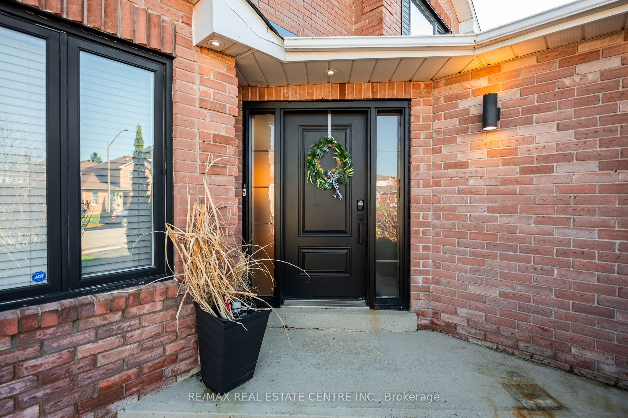 292 Lisa Marie Drive, Orangeville, ON L9W 4P4 photo 3