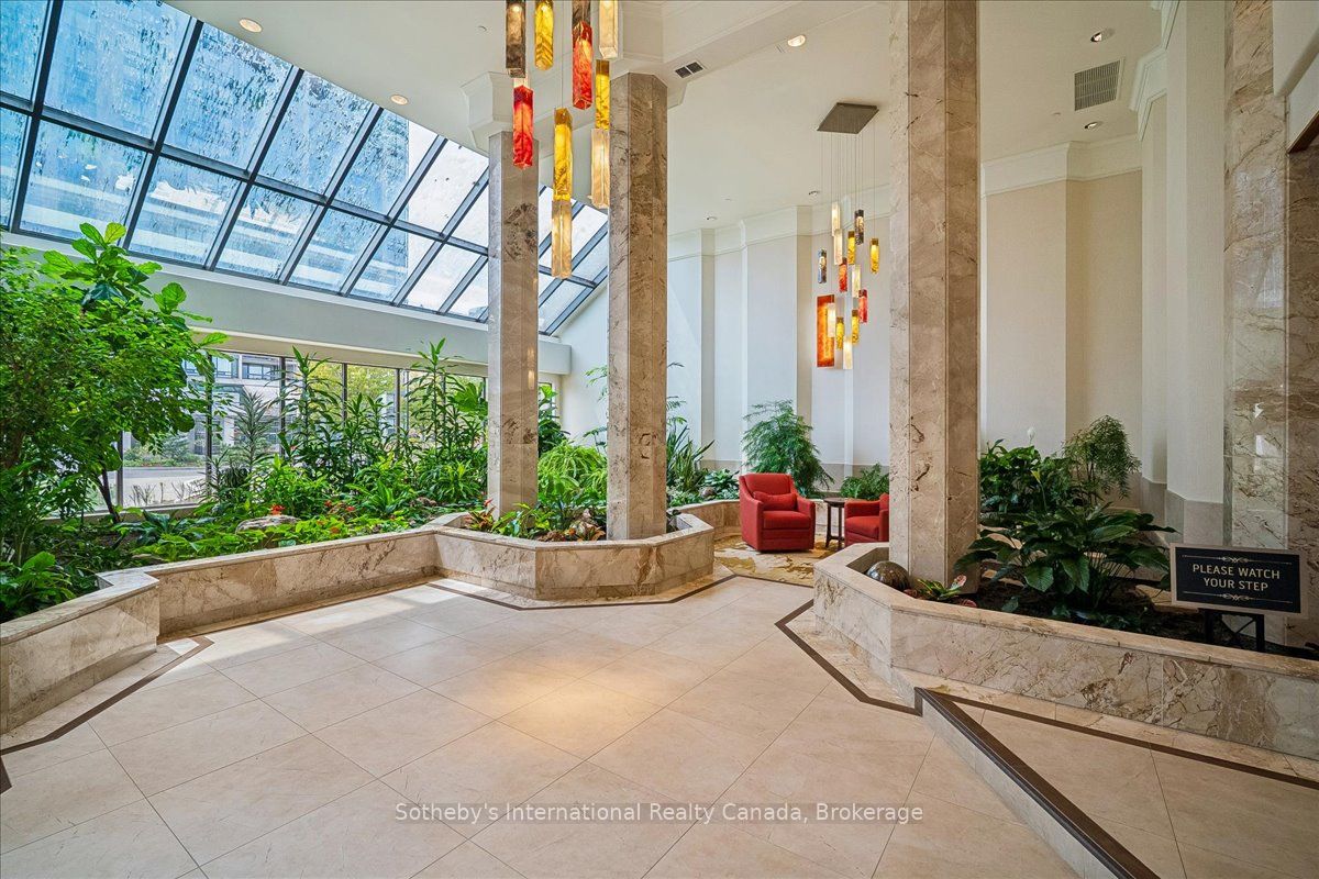 2170 Marine Drive 2104, Oakville, ON L6L 5V1 photo 5
