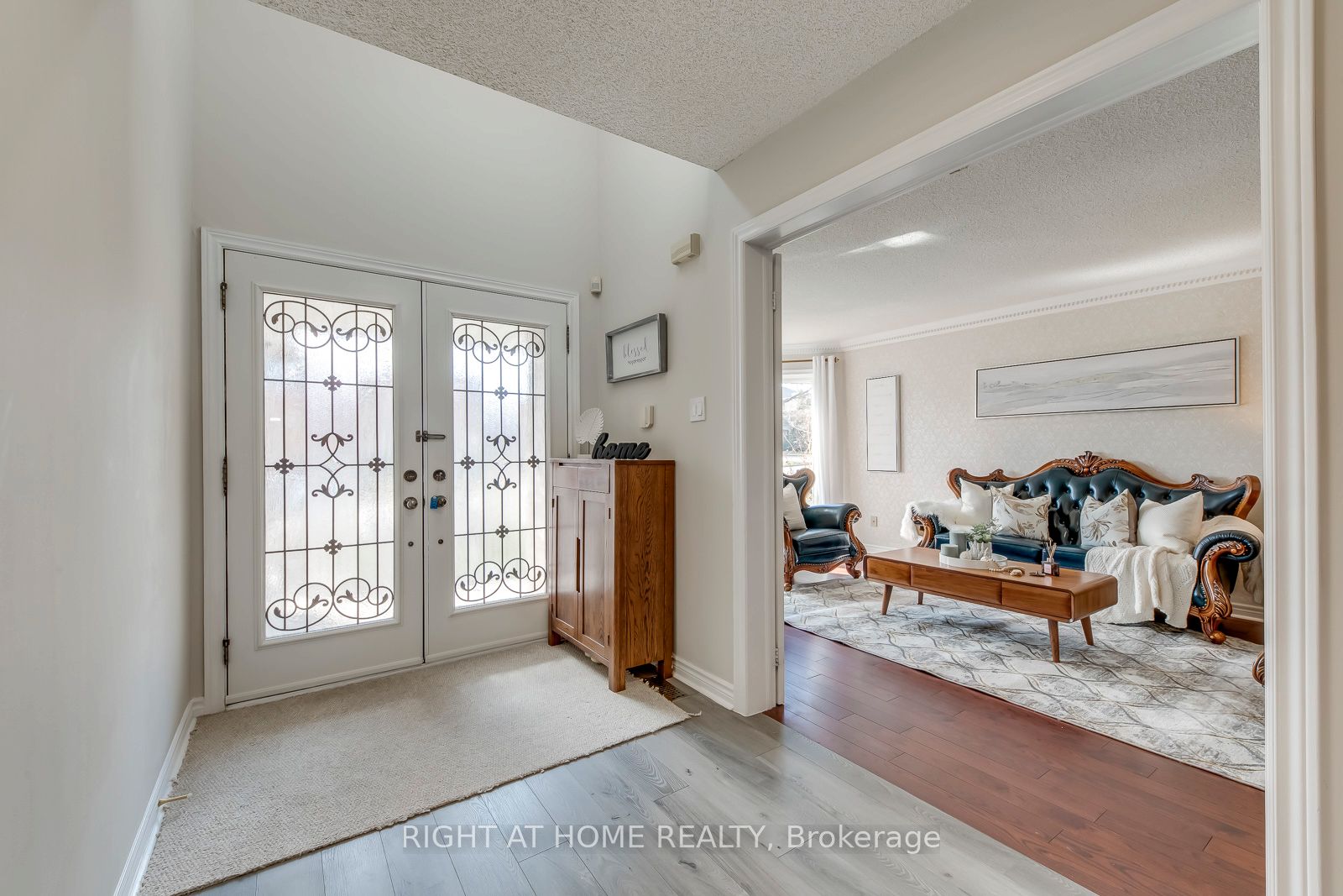 1403 BAYSHIRE Drive, Oakville, ON L6H 6E8