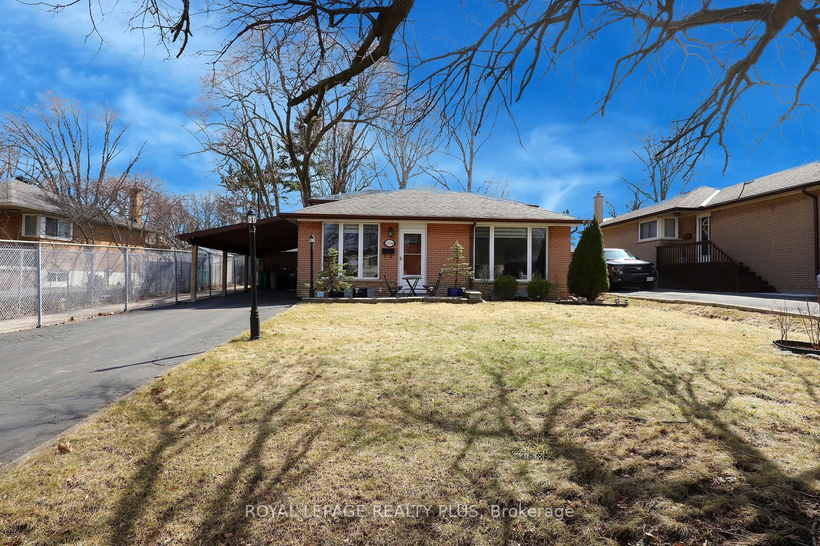 2694 Truscott Drive, Mississauga, ON L5J 2B7 photo 2