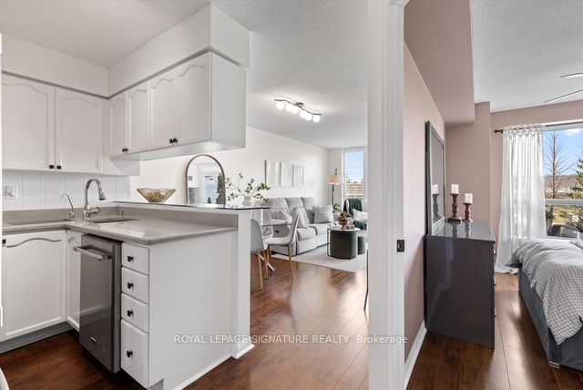 1150 Parkwest Place 207, Mississauga, ON L5E 3K4 photo 4