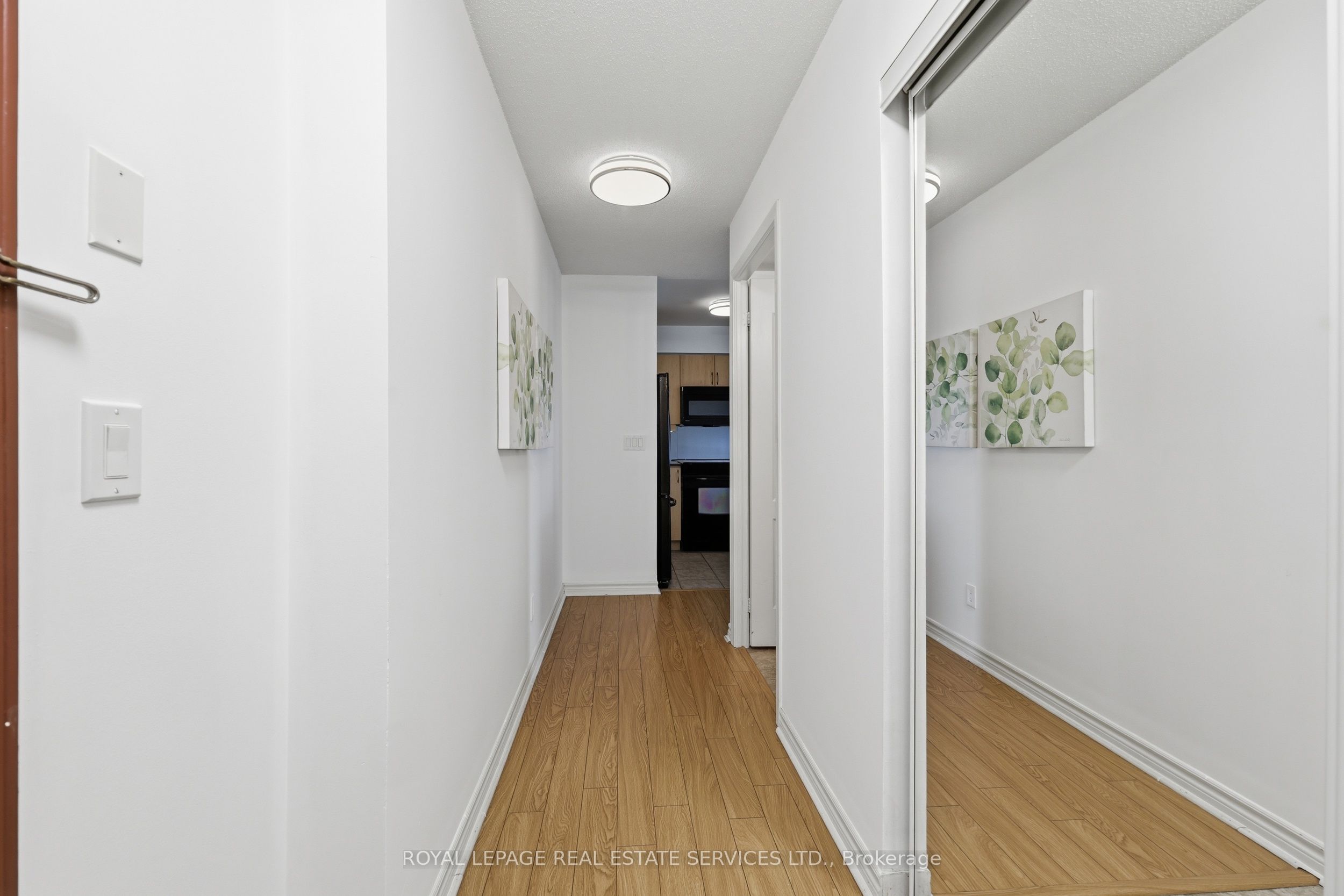 4090 Living Arts Drive 808, Mississauga, ON L5B 4M8 photo 4