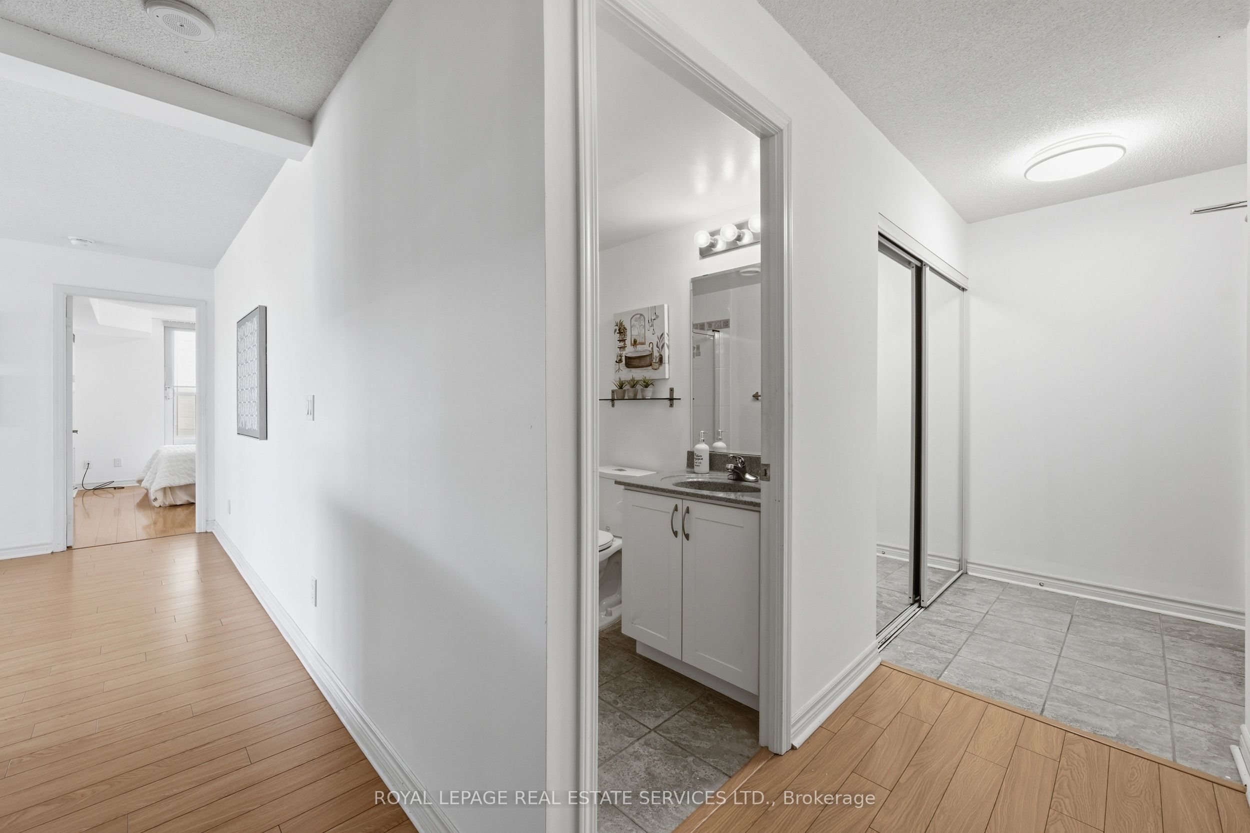 4090 Living Arts Drive 808, Mississauga, ON L5B 4M8 photo 5