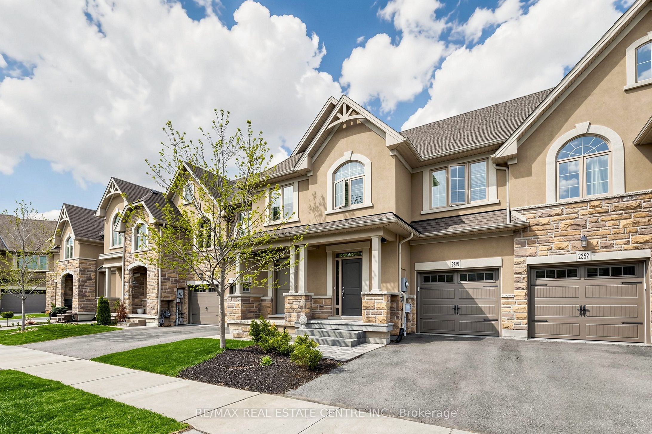 2350 Natasha Circle, Oakville, ON L6M 1N9 photo 3