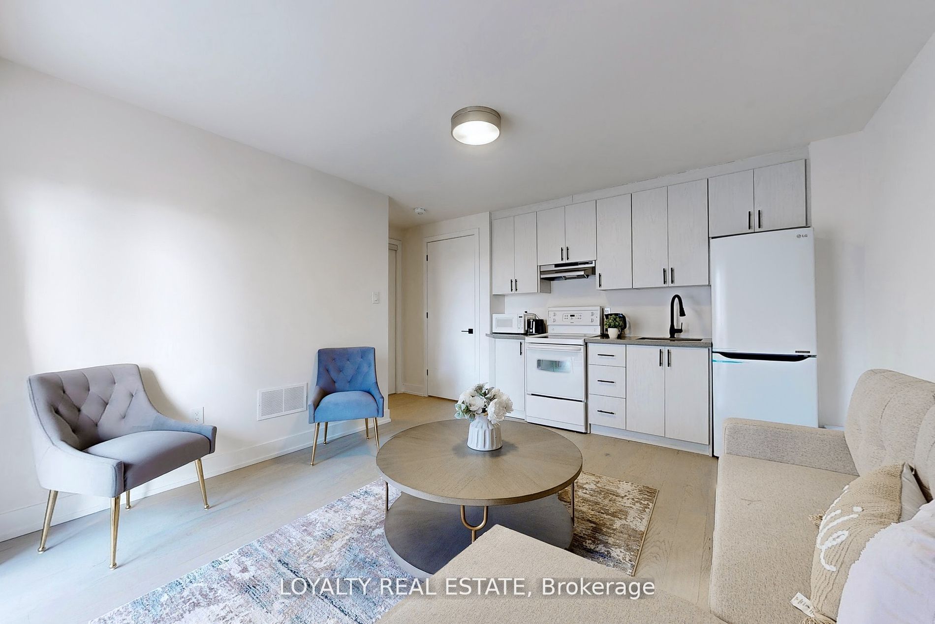 38A Monclova Road, Toronto, ON M3M 0A6 photo 3