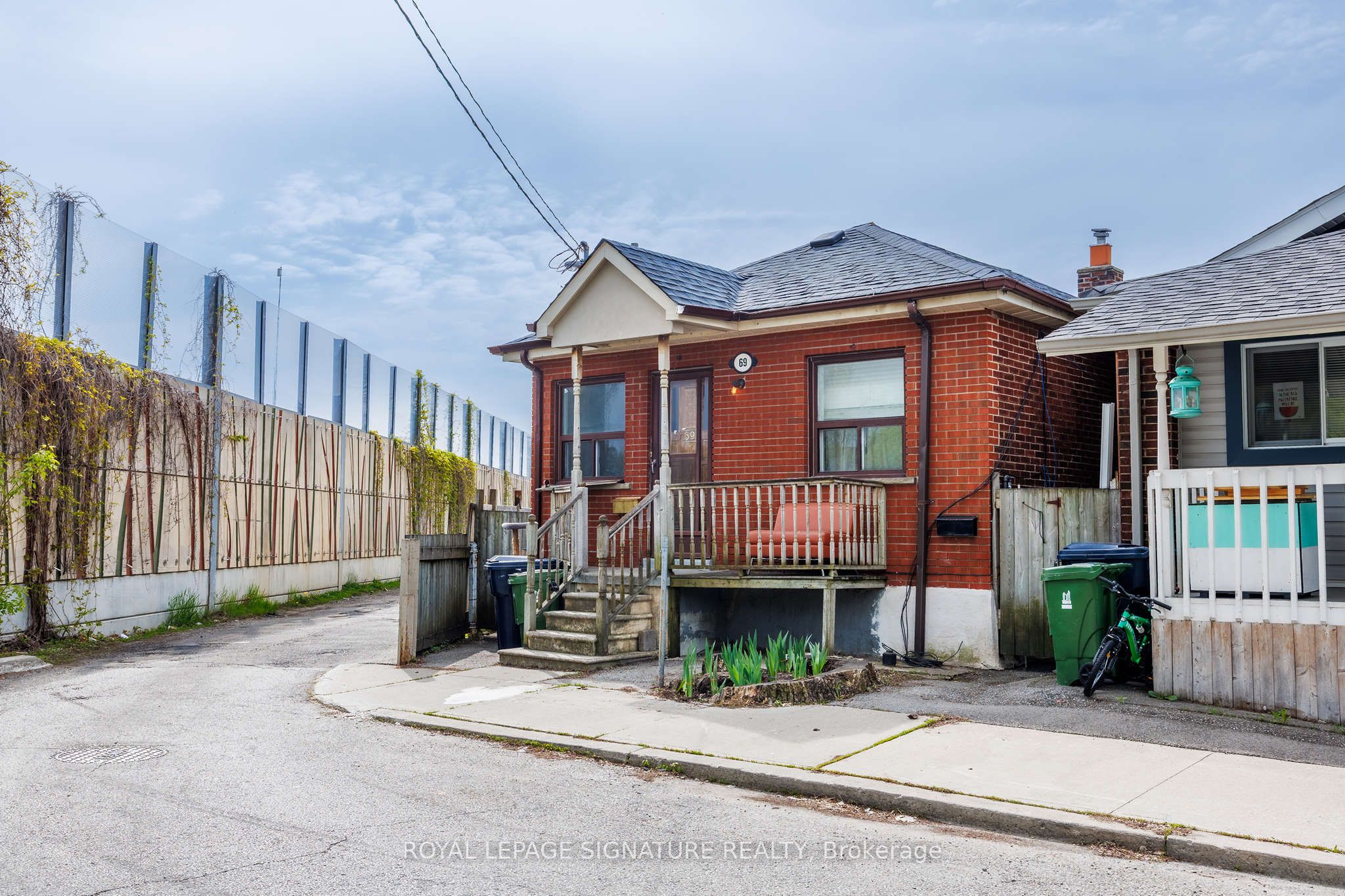 69 Nickle Street, Toronto, ON M6M 2H7