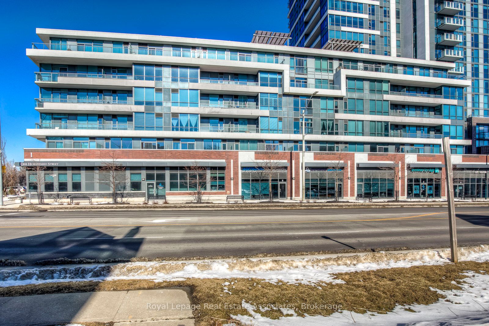 1 Hurontario Street 308, Mississauga, ON L5G 0A3 photo 2
