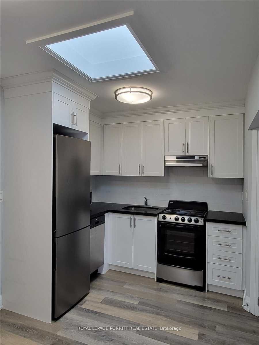 3465 Lake Shore Boulevard W #3, Toronto, ON M8W 1N2 photo 5