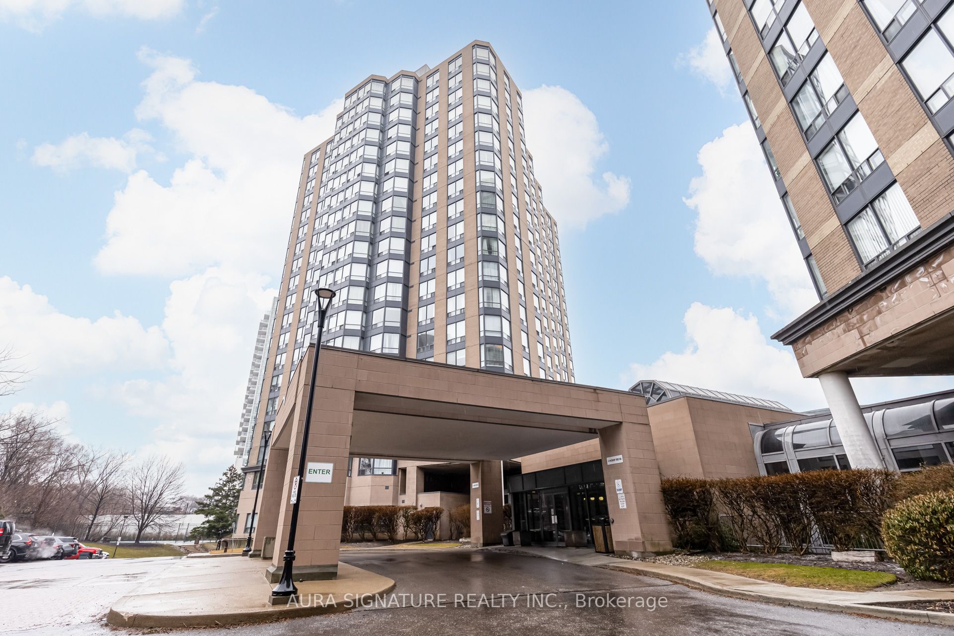 3 Hickory Tree Drive 1010, Toronto, ON M9N 3W5 photo 4