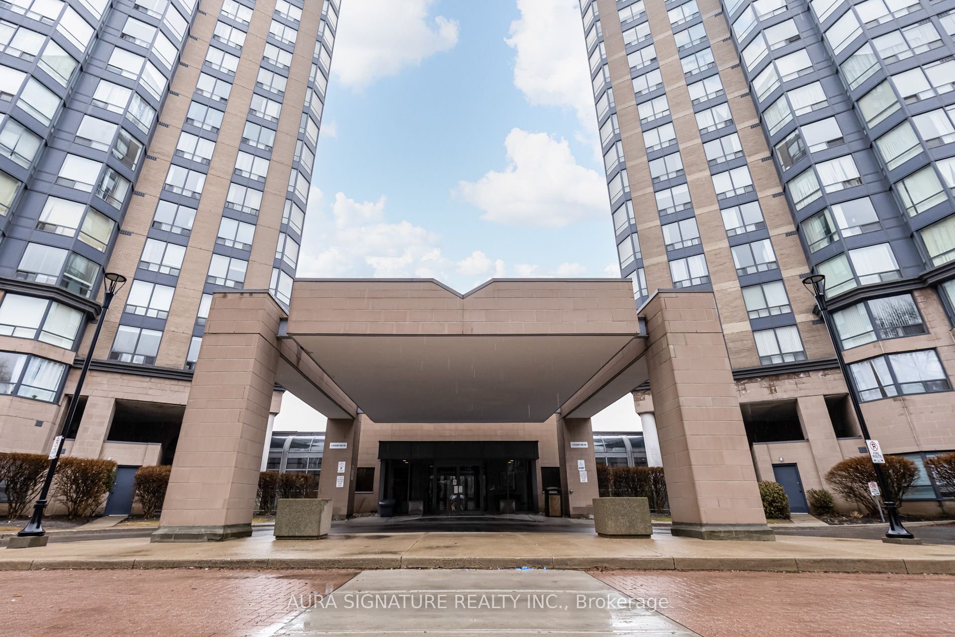 3 Hickory Tree Drive 1010, Toronto, ON M9N 3W5 photo 5