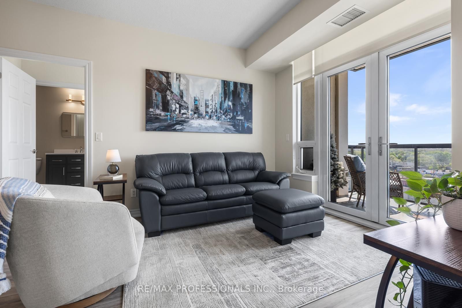1135 Royal York Road 801, Toronto, ON M9A 0C3 photo 3