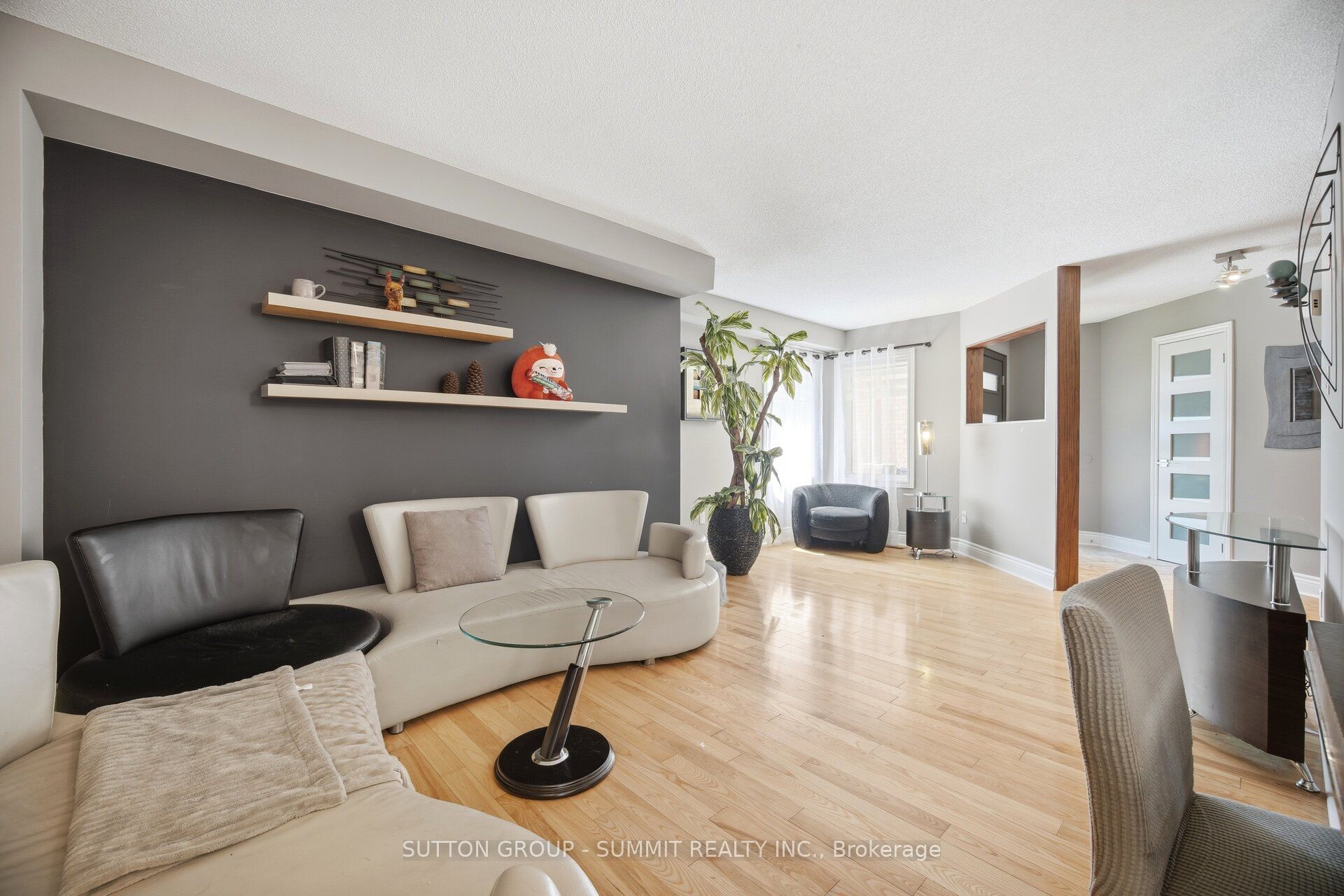 1390 ASTRELLA Crescent, Mississauga, ON L5M 4Z8 photo 2
