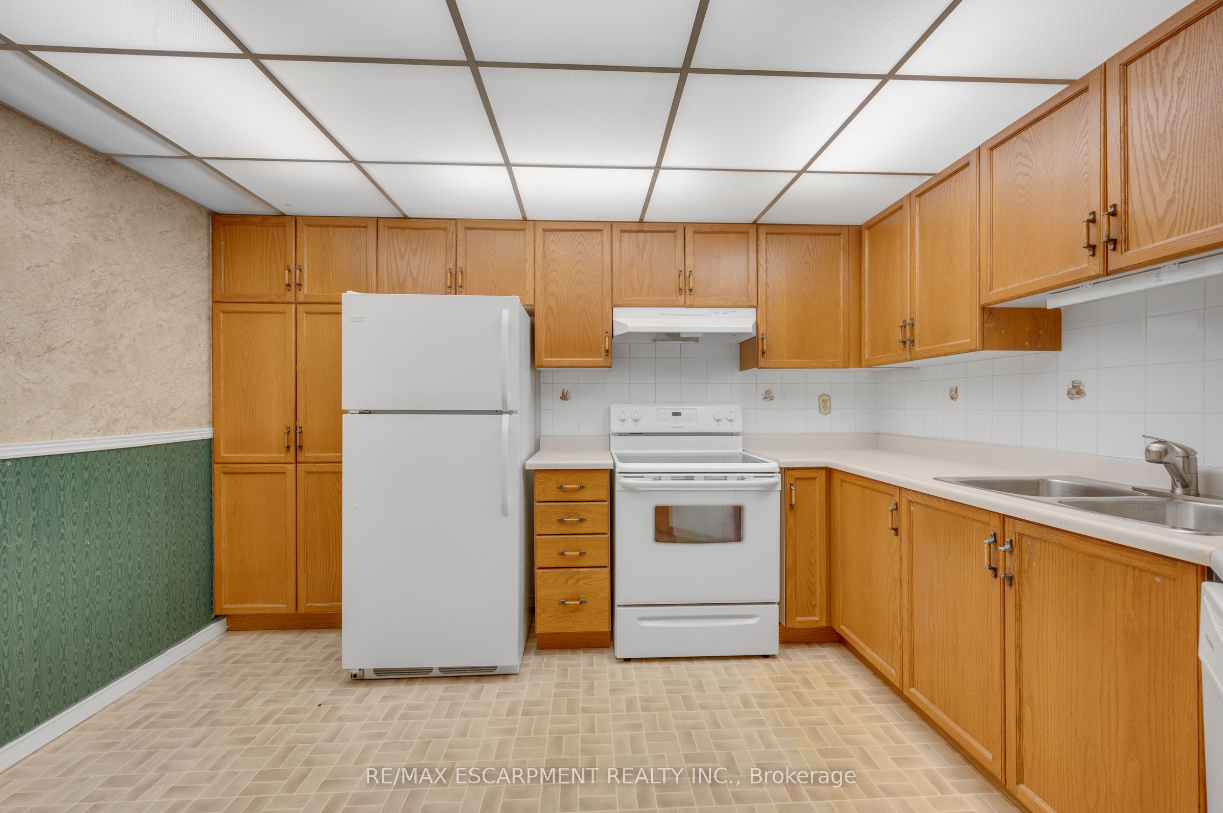 5070 Pinedale Avenue 302, Burlington, ON L7L 5V6 photo 2