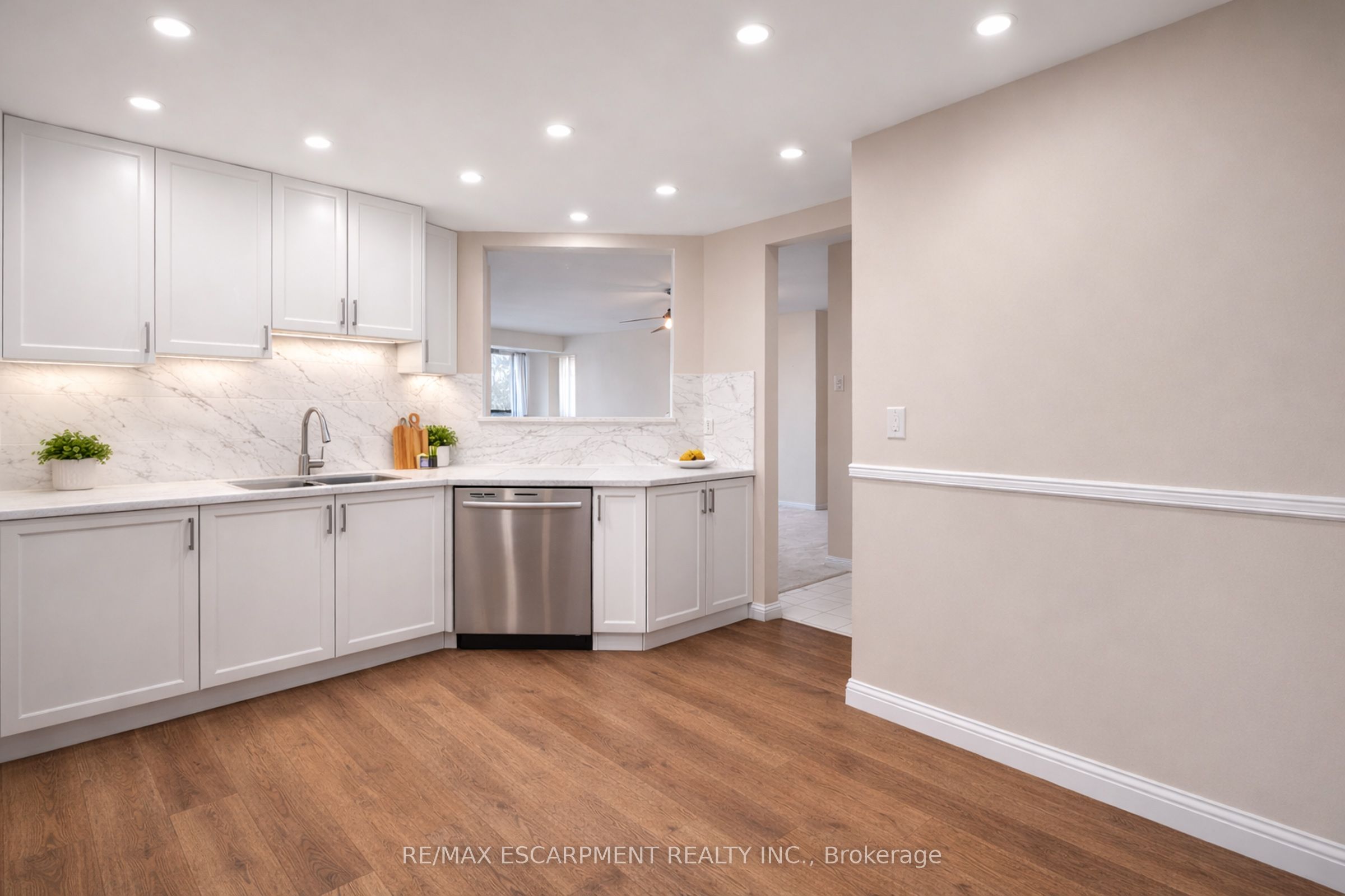 5070 Pinedale Avenue 302, Burlington, ON L7L 5V6 photo 4