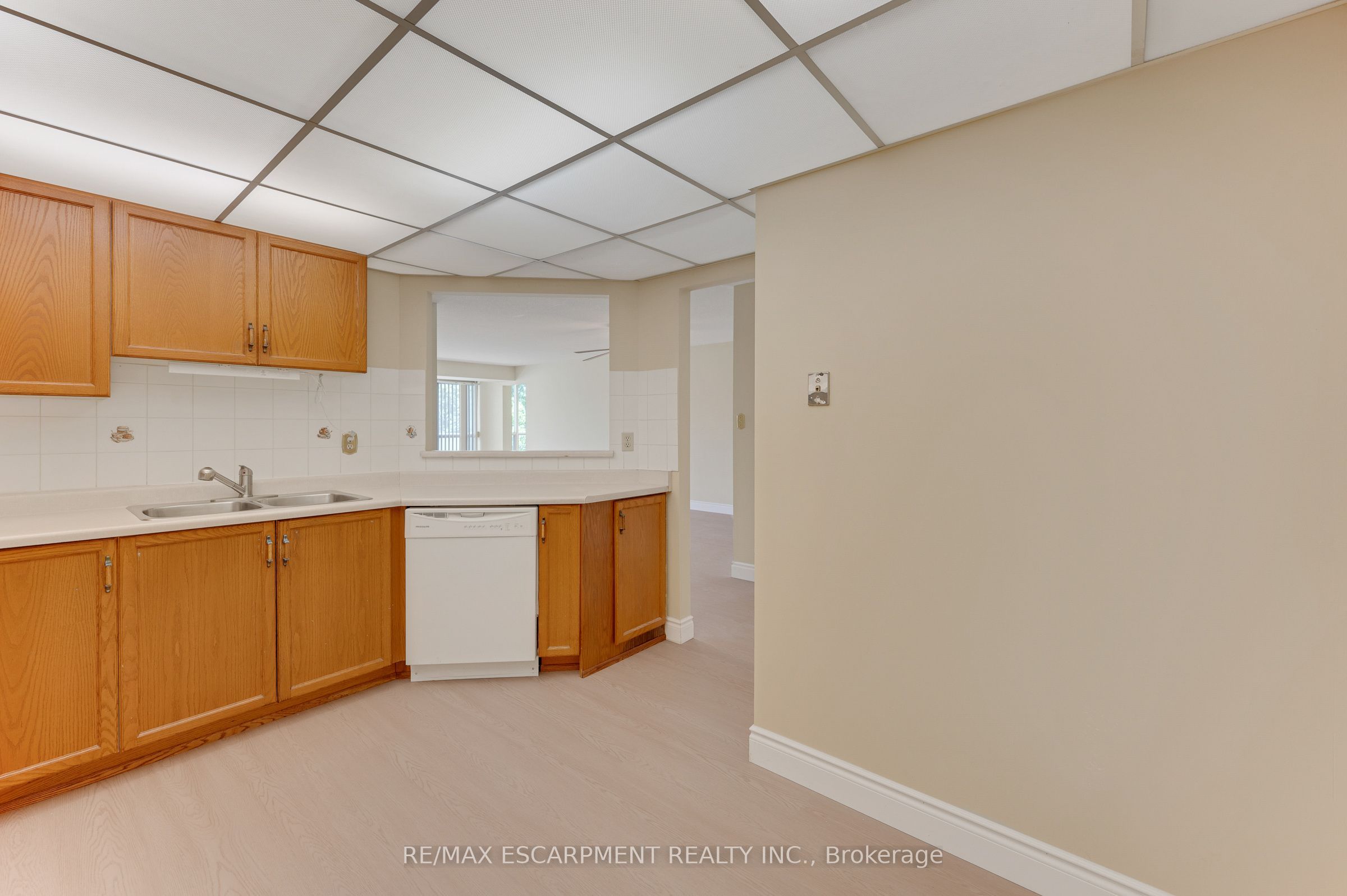5070 Pinedale Avenue 302, Burlington, ON L7L 5V6 photo 5